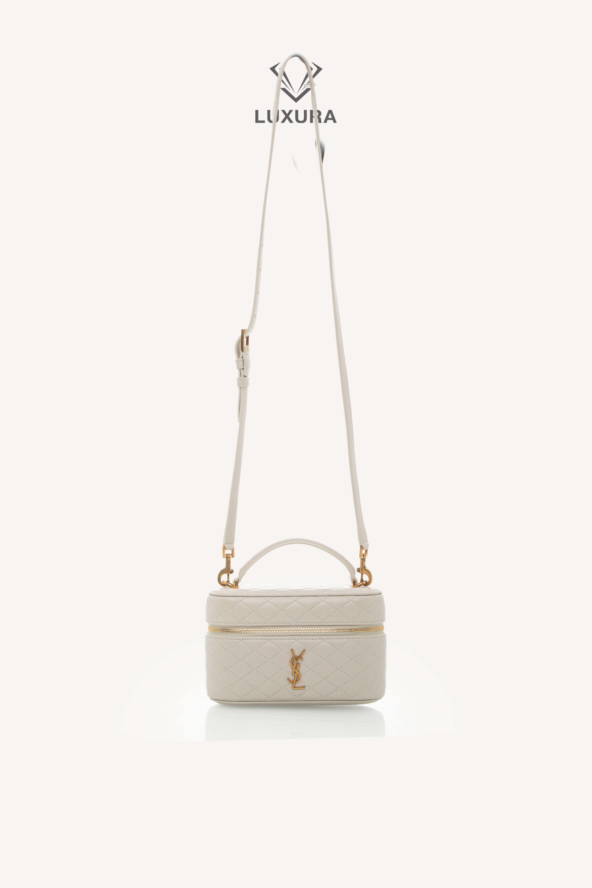 <span style="font-size: 10px;letter-spacing: .15em">NEW COLLECTION</span><br> <strong>SAINT LAURENT</strong><br> <div style="margin-top:10px;font-size:16px">Gaby Vanity Mini Quilted Leather Shoulder Bag Off-White</div><br> - Image 4
