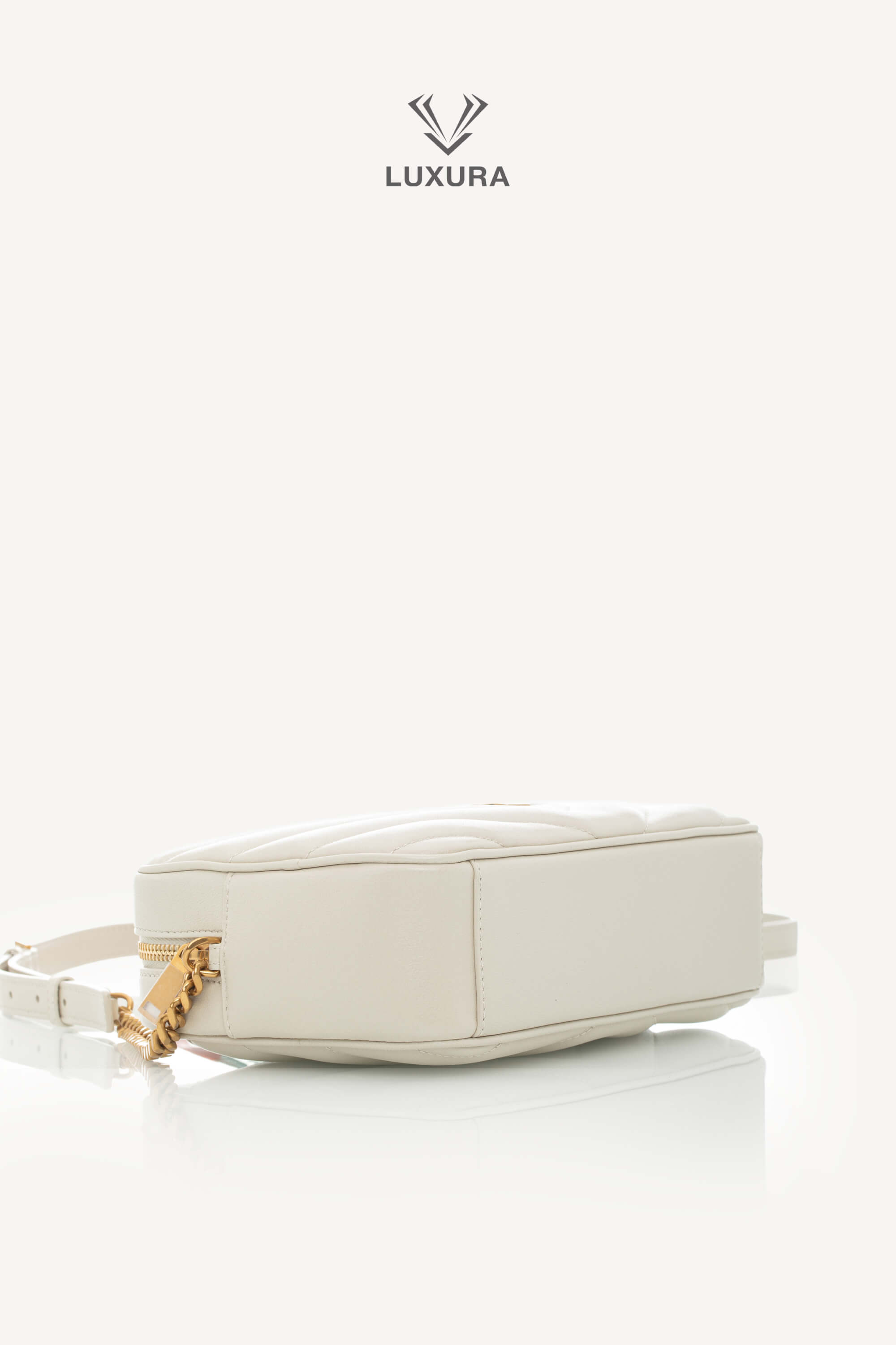 <span style="font-size: 10px;letter-spacing: .15em">NEW COLLECTION</span><br> <strong>SAINT LAURENT</strong><br> <div style="margin-top:10px;font-size:16px">Loulou Camera Bag In Quilted Leather Crema Soft</div><br> - Image 18
