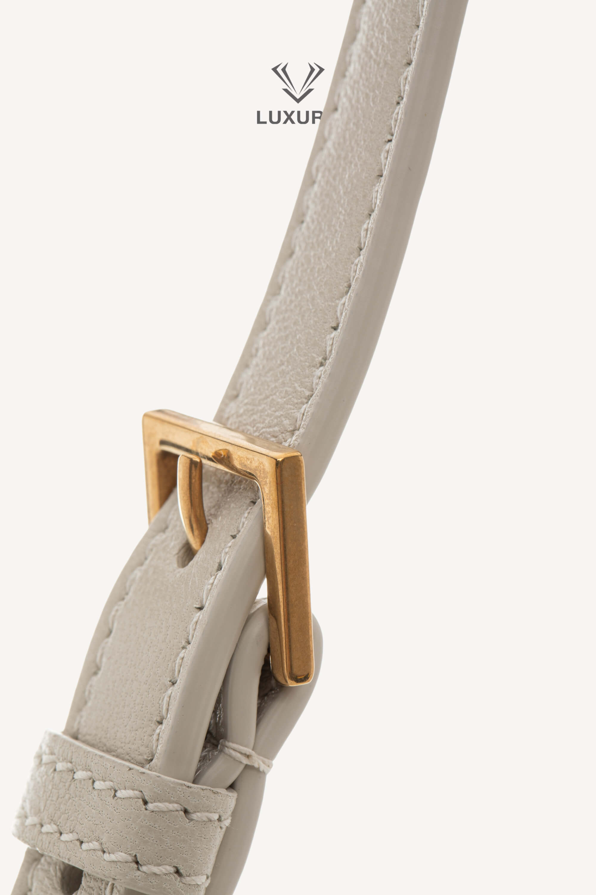 <span style="font-size: 10px;letter-spacing: .15em">NEW COLLECTION</span><br> <strong>SAINT LAURENT</strong><br> <div style="margin-top:10px;font-size:16px">Loulou Camera Bag In Quilted Leather Crema Soft</div><br> - Image 17