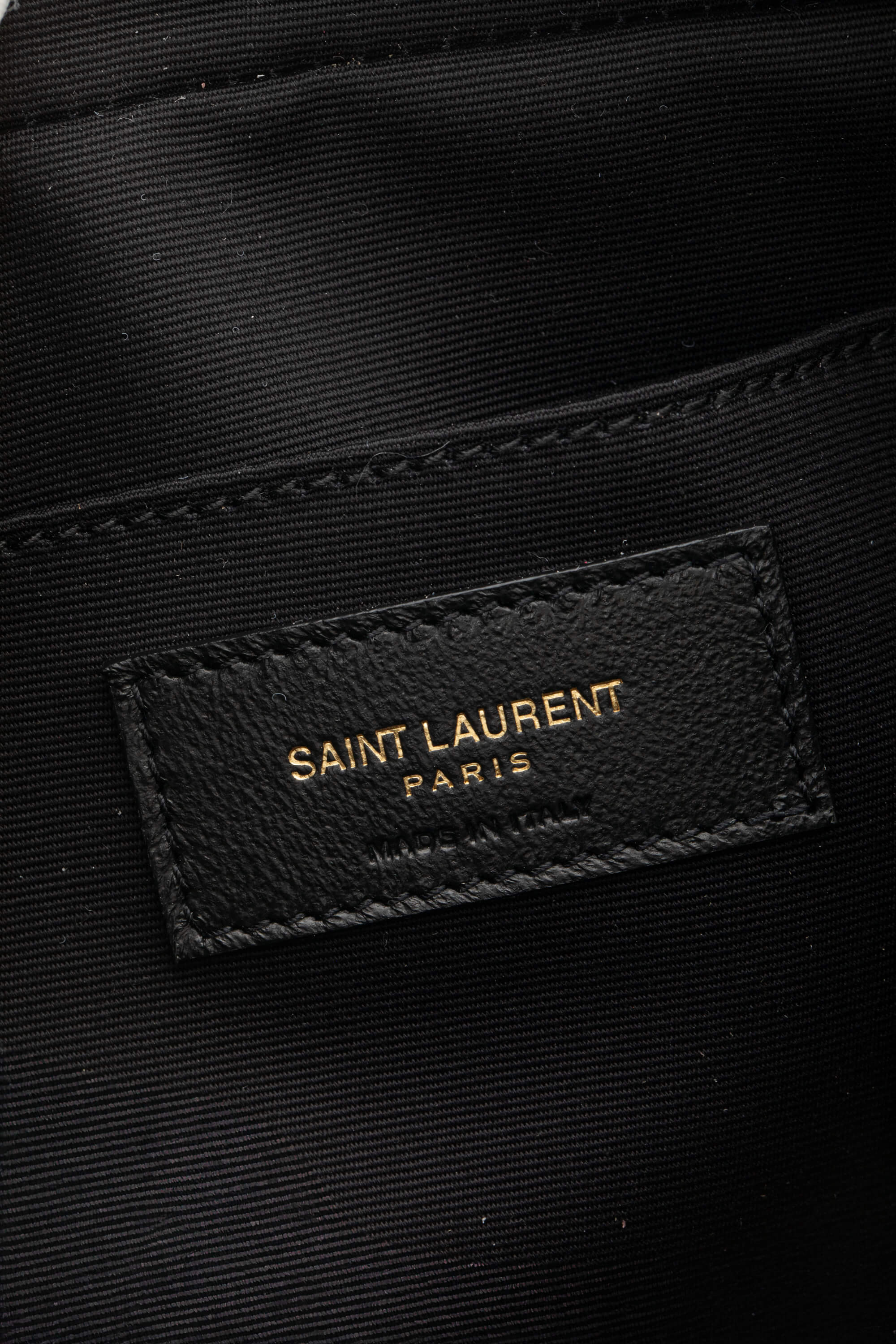 <span style="font-size: 10px;letter-spacing: .15em">NEW COLLECTION</span><br> <strong>SAINT LAURENT</strong><br> <div style="margin-top:10px;font-size:16px">Loulou Camera Bag In Quilted Leather Crema Soft</div><br> - Image 11