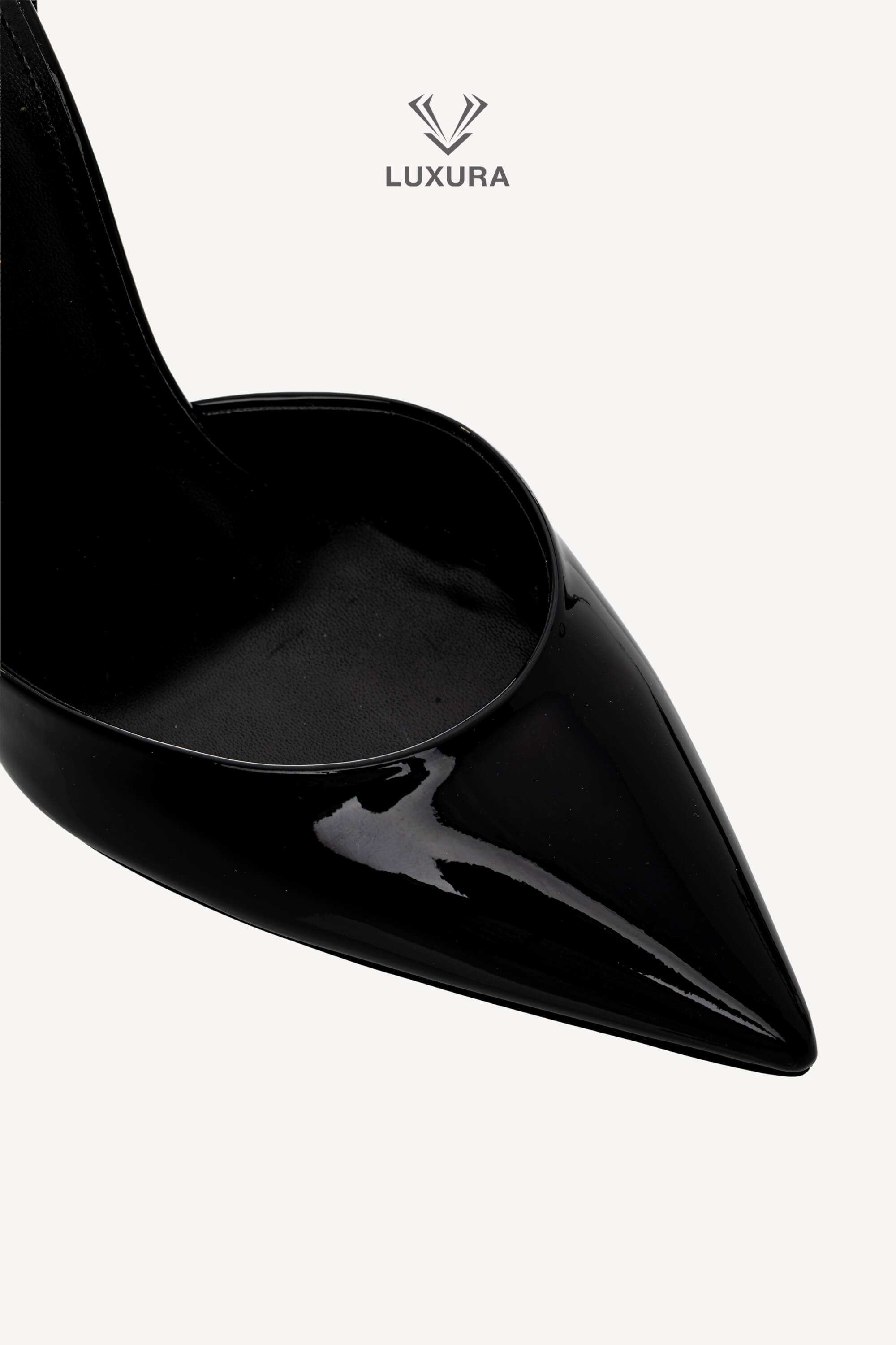 <span style="font-size: 10px;letter-spacing: .15em">HARD TO FIND</span><br>            <strong>SAINT LAURENT</strong><br>            <div style="margin-top:10px;font-size:16px">Patent Leather Zoe 105 Tassel Wrap Pumps Black 36</div><br> - Image 11