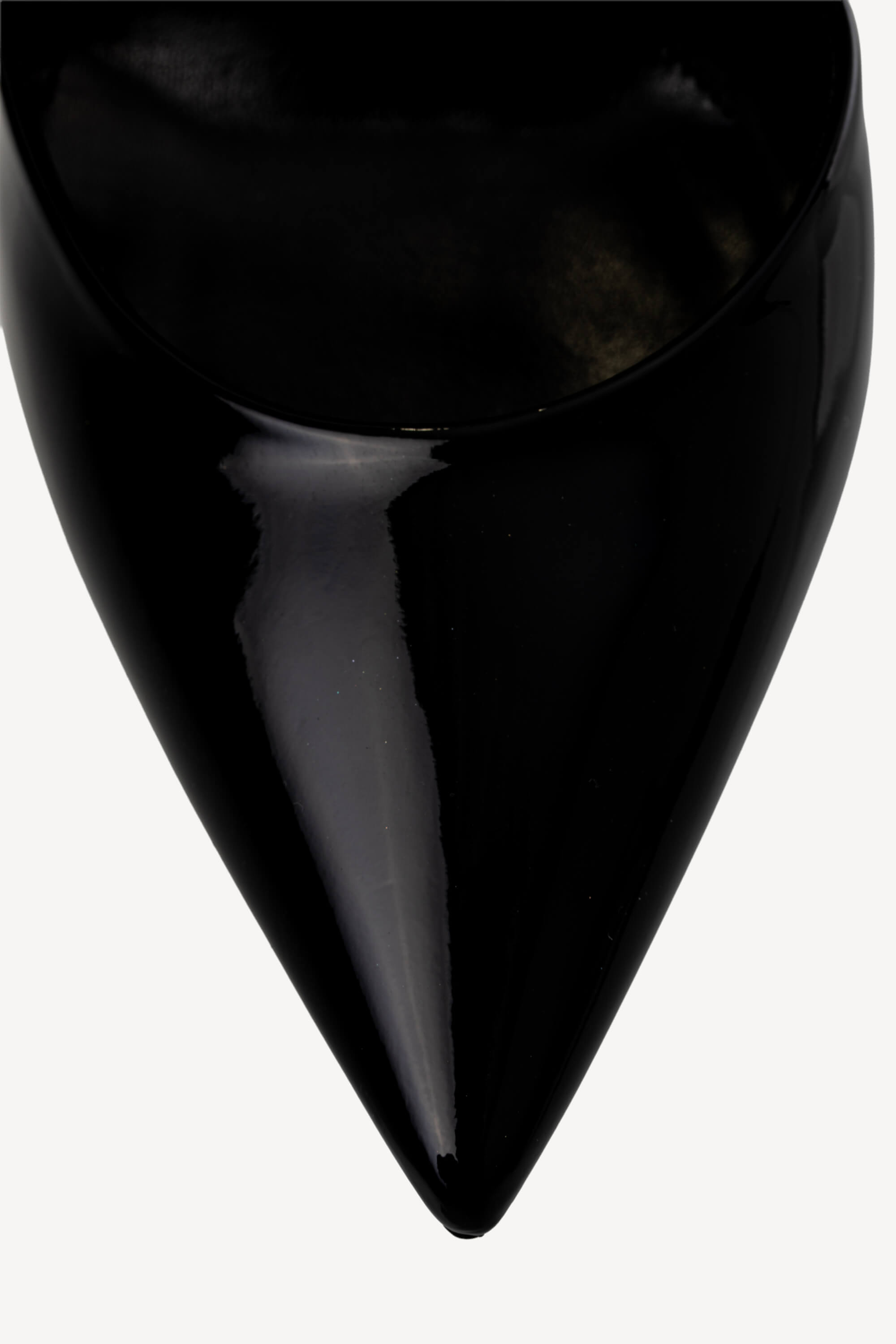 <span style="font-size: 10px;letter-spacing: .15em">HARD TO FIND</span><br>            <strong>SAINT LAURENT</strong><br>            <div style="margin-top:10px;font-size:16px">Patent Leather Zoe 105 Tassel Wrap Pumps Black 36</div><br> - Image 12