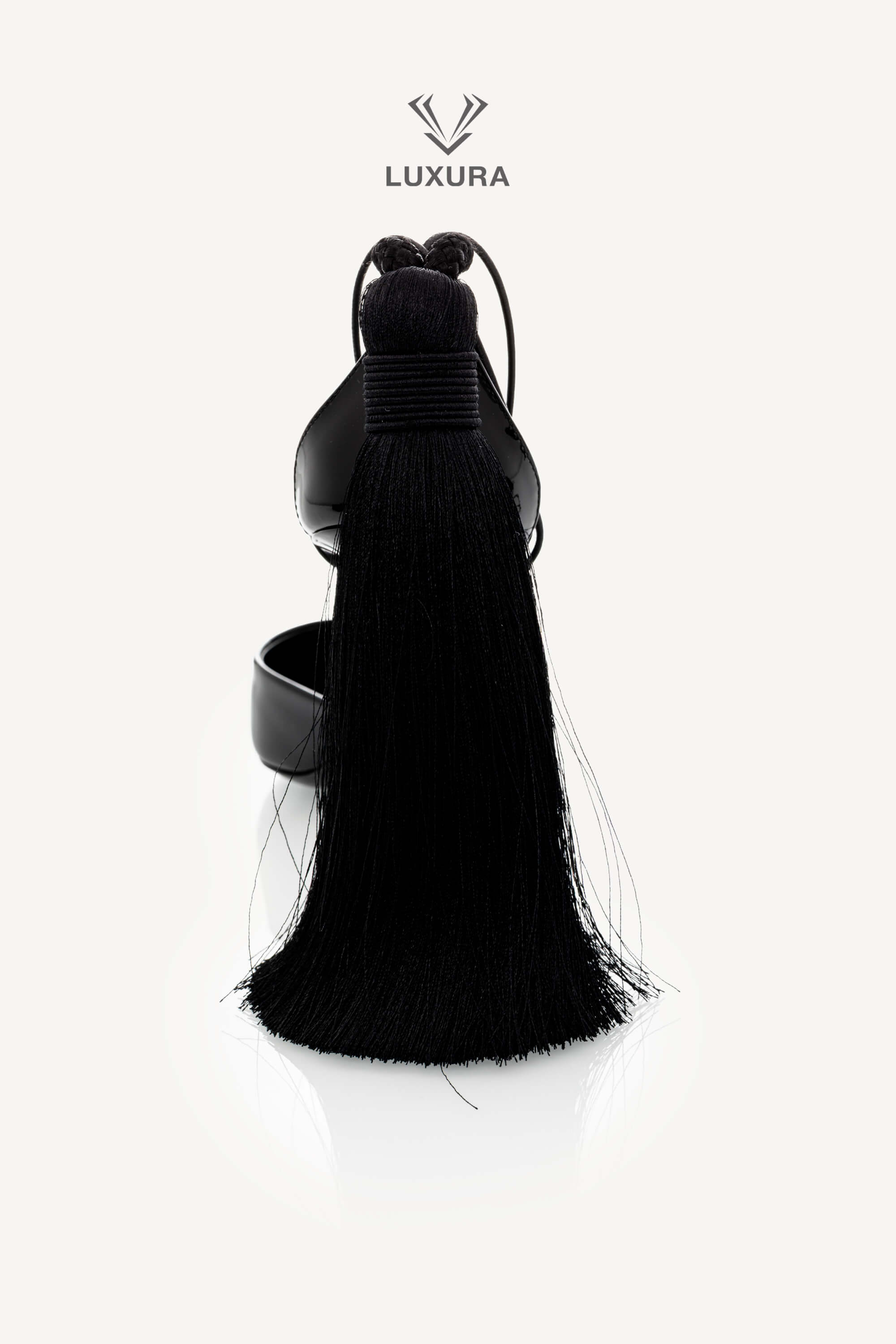 <span style="font-size: 10px;letter-spacing: .15em">HARD TO FIND</span><br>            <strong>SAINT LAURENT</strong><br>            <div style="margin-top:10px;font-size:16px">Patent Leather Zoe 105 Tassel Wrap Pumps Black 36</div><br> - Image 7