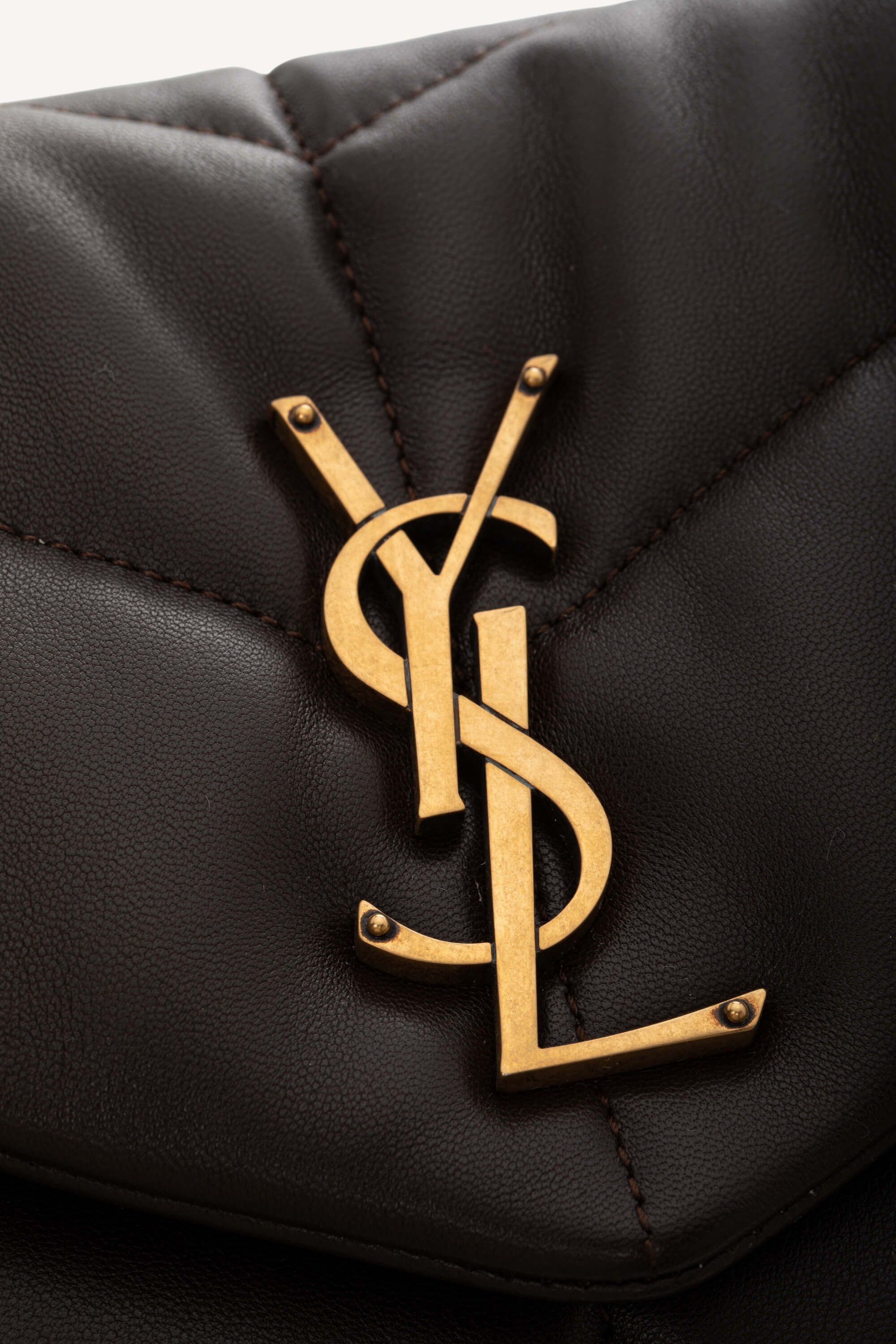 <span style="font-size: 10px;letter-spacing: .15em">HARD TO FIND</span><br> <strong>SAINT LAURENT</strong><br> <div style="margin-top:10px;font-size:16px">Puffer Small Matelasse Leather Shoulder Bag Dark Sweet Choco</div><br> - Image 11