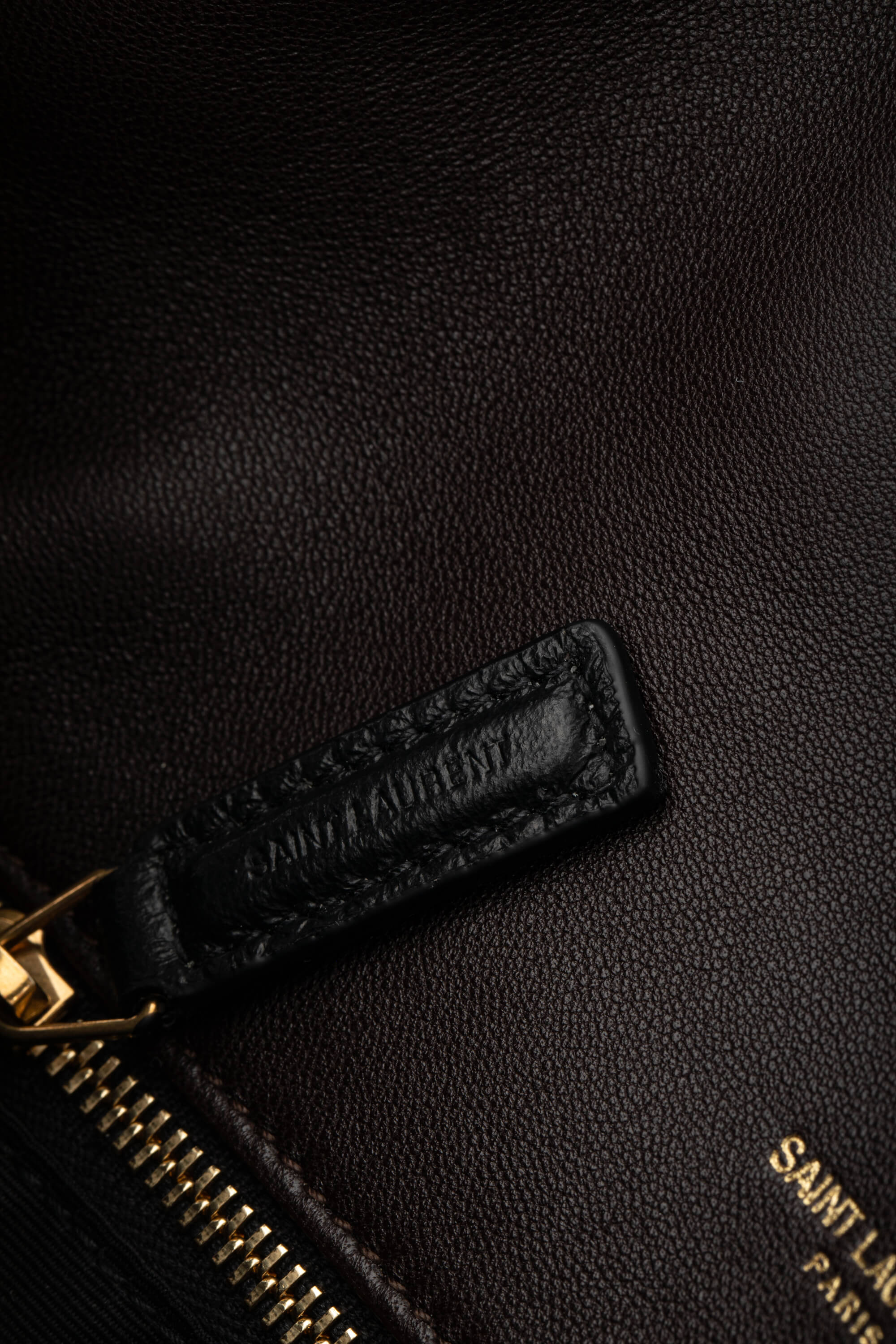 <span style="font-size: 10px;letter-spacing: .15em">HARD TO FIND</span><br> <strong>SAINT LAURENT</strong><br> <div style="margin-top:10px;font-size:16px">Puffer Small Matelasse Leather Shoulder Bag Dark Sweet Choco</div><br> - Image 19