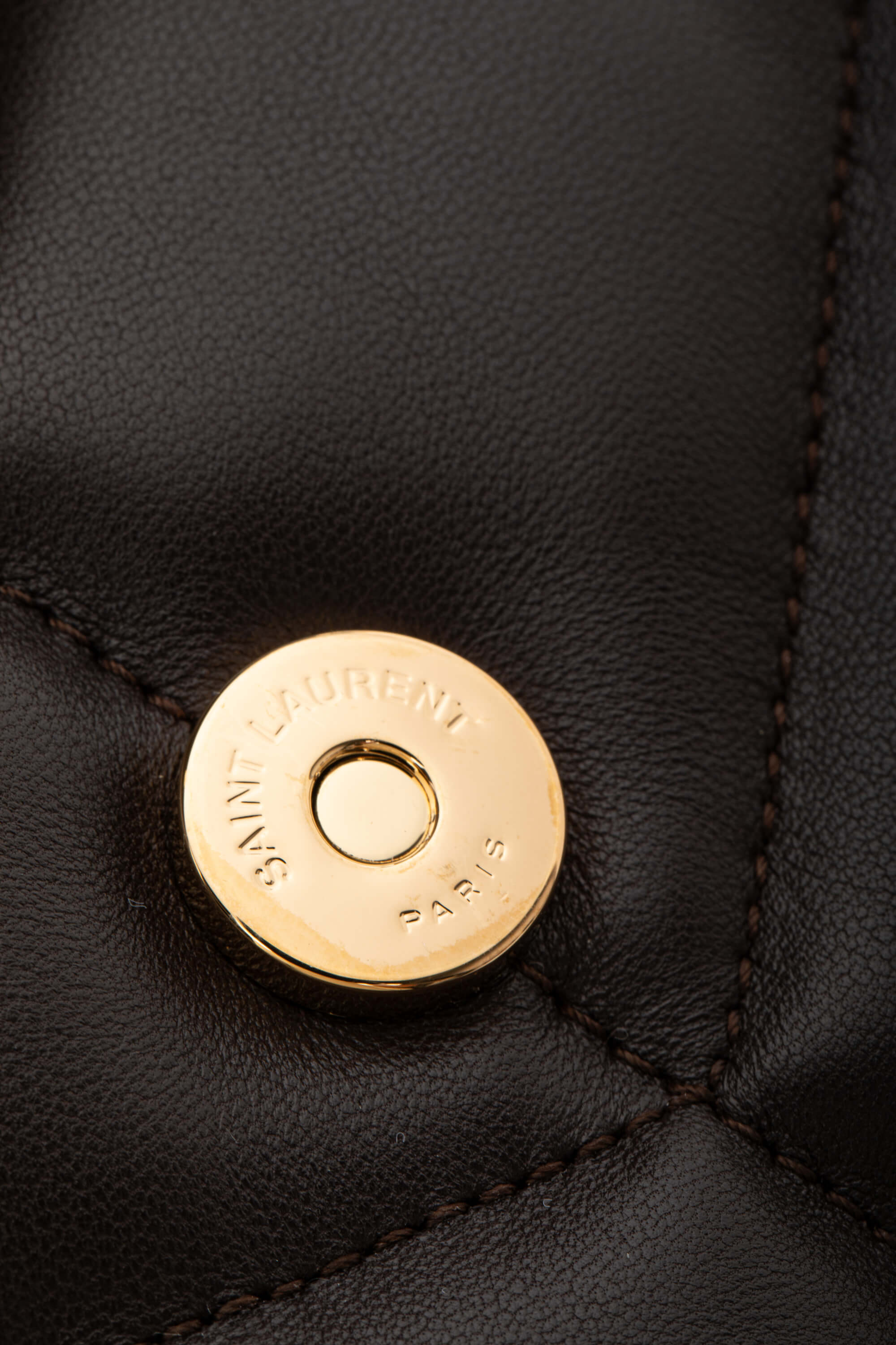 <span style="font-size: 10px;letter-spacing: .15em">HARD TO FIND</span><br> <strong>SAINT LAURENT</strong><br> <div style="margin-top:10px;font-size:16px">Puffer Small Matelasse Leather Shoulder Bag Dark Sweet Choco</div><br> - Image 21