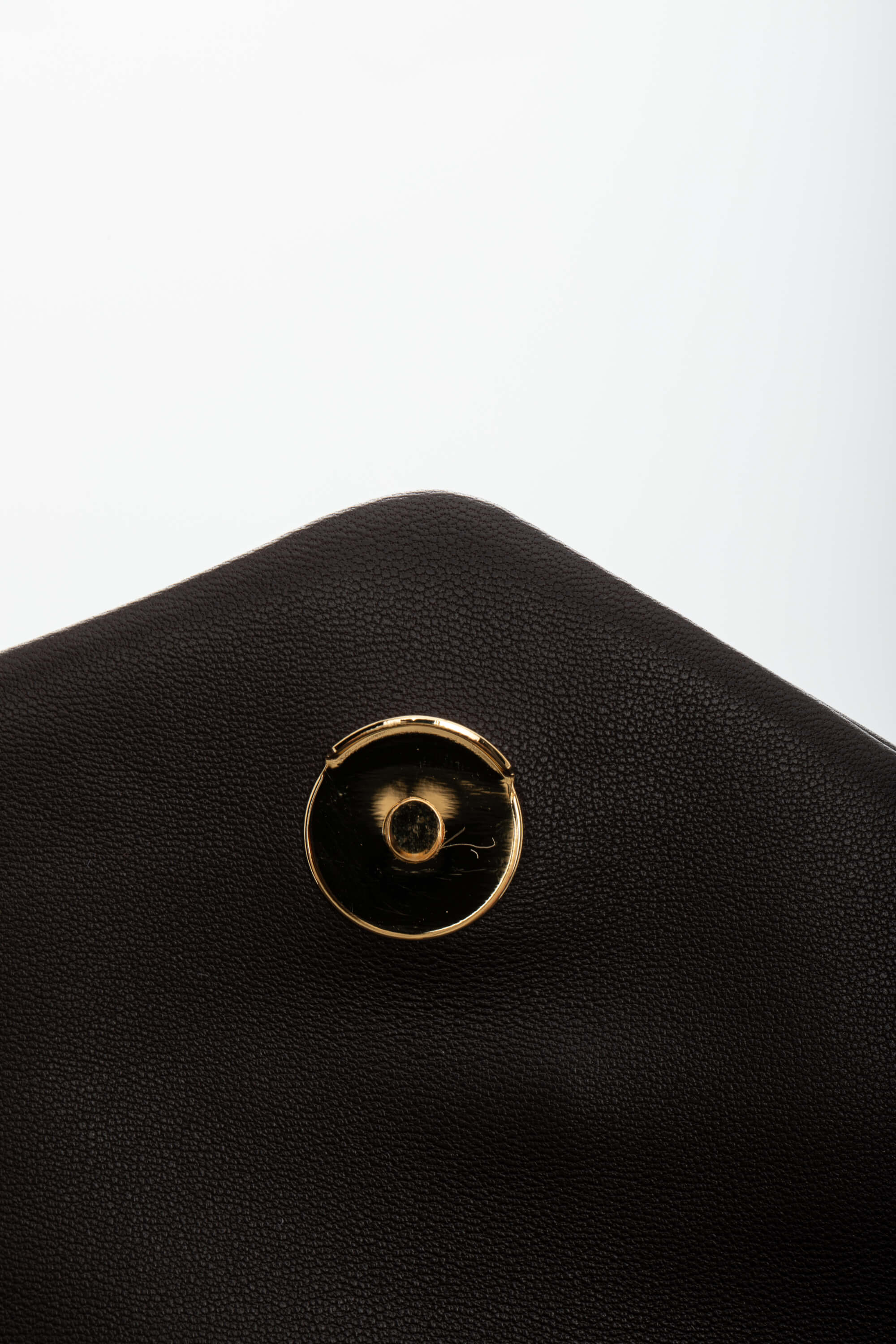 <span style="font-size: 10px;letter-spacing: .15em">HARD TO FIND</span><br> <strong>SAINT LAURENT</strong><br> <div style="margin-top:10px;font-size:16px">Puffer Small Matelasse Leather Shoulder Bag Dark Sweet Choco</div><br> - Image 22