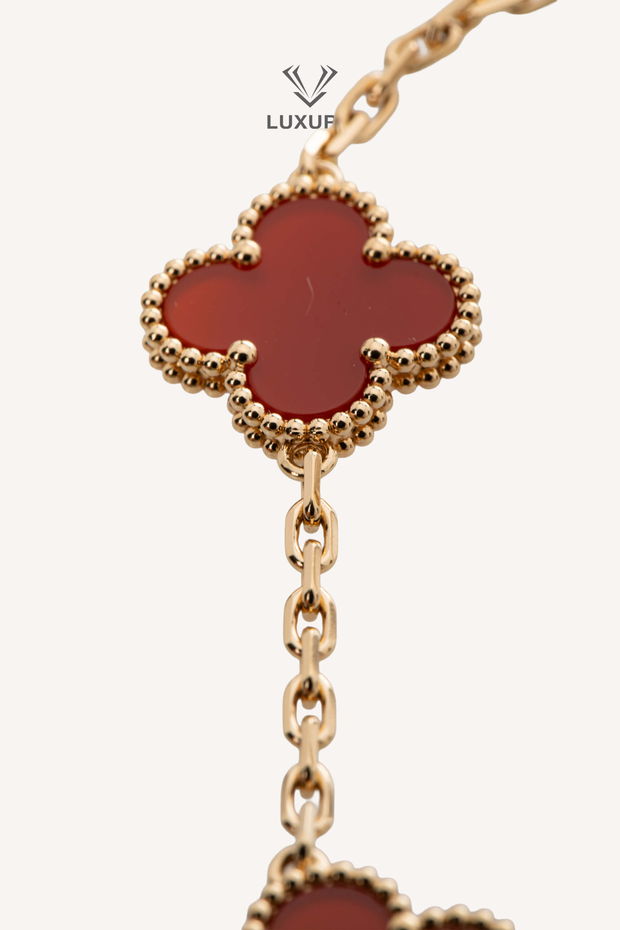 <span style="font-size: 10px;letter-spacing: .15em">HARD TO FIND</span><br> <strong>VAN CLEEF & ARPELS</strong><br> <div style="margin-top:10px;font-size:16px"> 18K Yellow Gold Carnelian Vintage Alhambra Bracelet 5 Motifs</div><br> - Image 9
