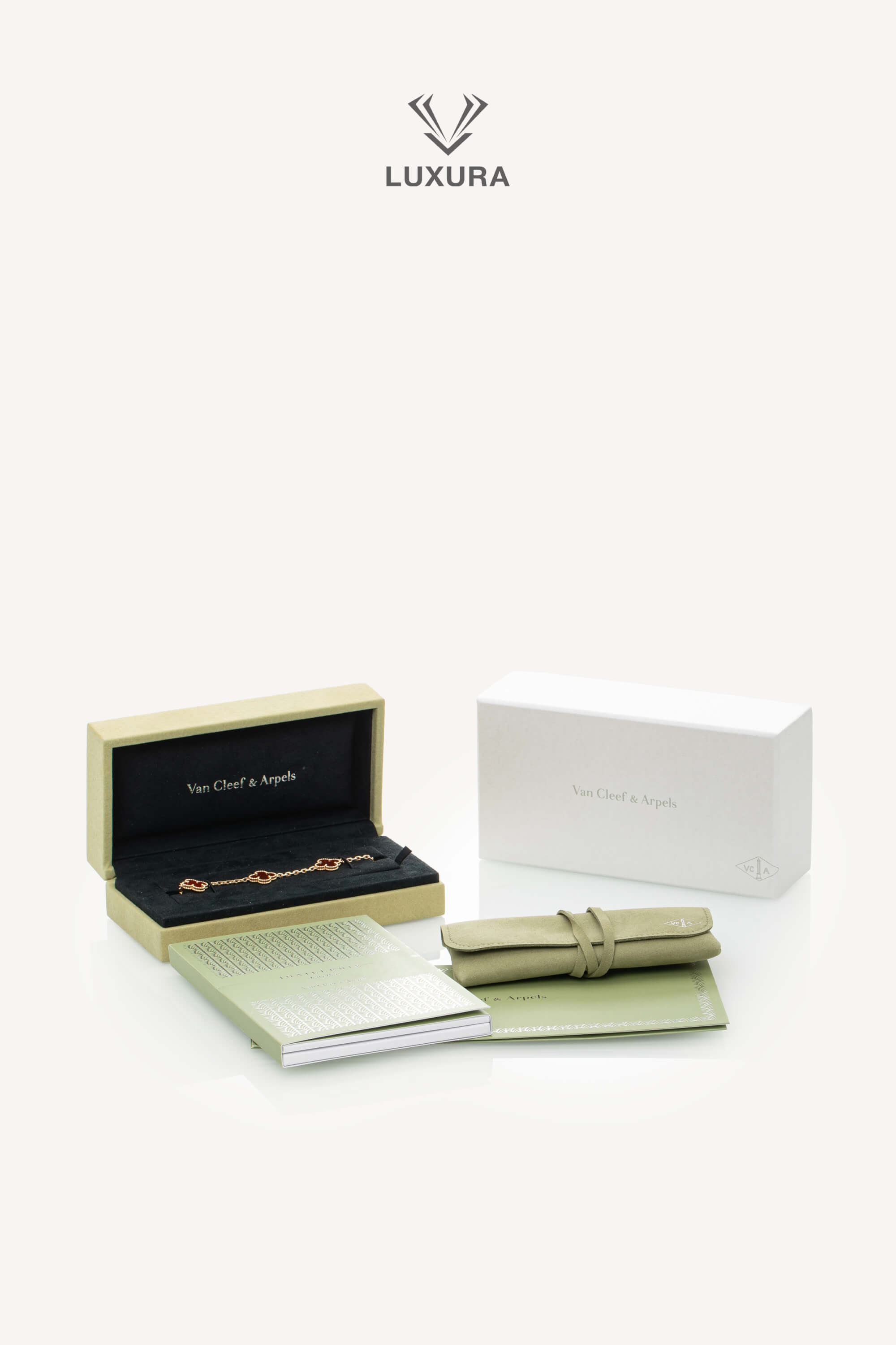 <span style="font-size: 10px;letter-spacing: .15em">HARD TO FIND</span><br> <strong>VAN CLEEF & ARPELS</strong><br> <div style="margin-top:10px;font-size:16px"> 18K Yellow Gold Carnelian Vintage Alhambra Bracelet 5 Motifs</div><br> - Image 13