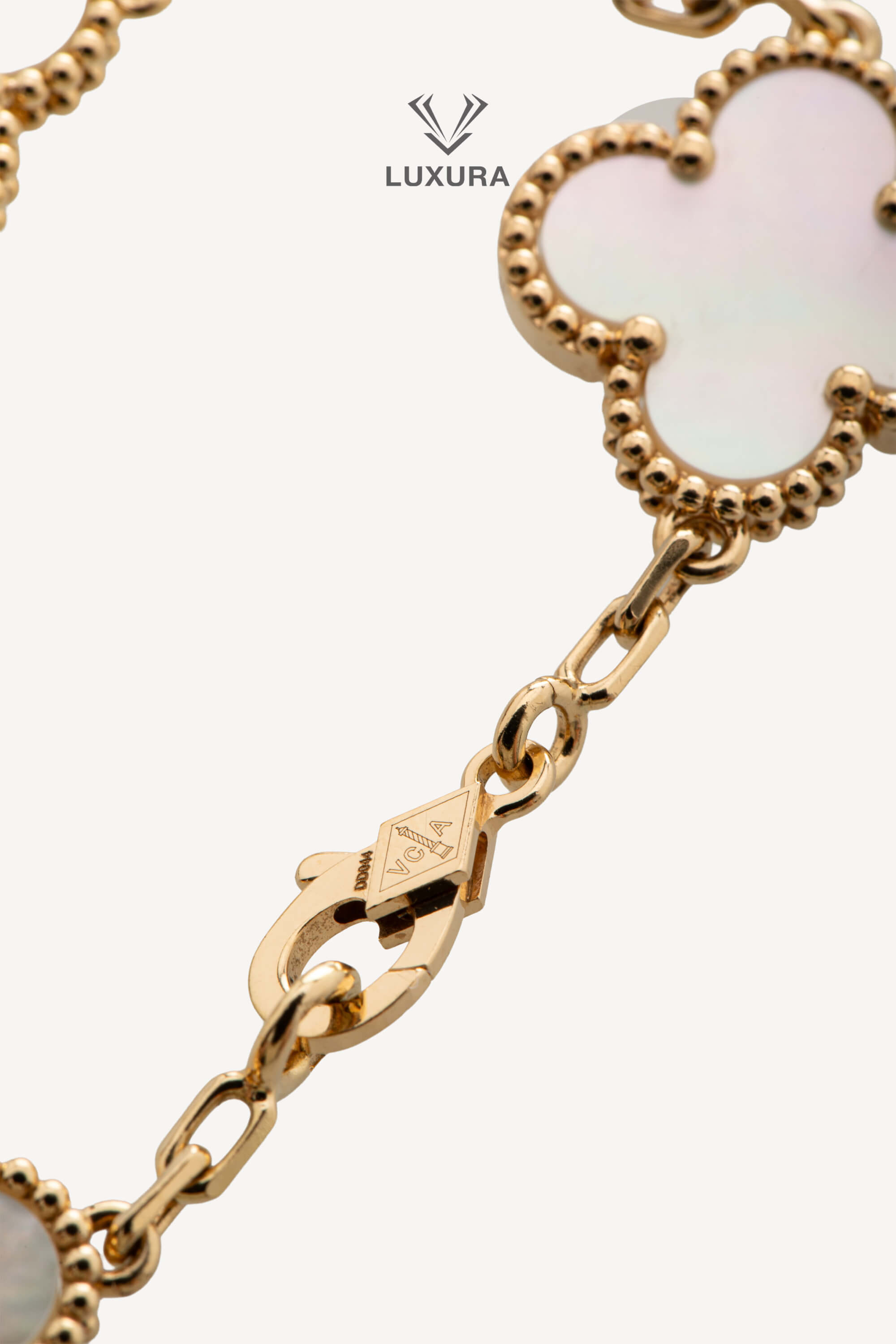 <span style="font-size: 10px;letter-spacing: .15em">HARD TO FIND</span><br> <strong>VAN CLEEF & ARPELS</strong><br> <div style="margin-top:10px;font-size:16px">18K Yellow Gold Mother of Pearl Vintage Alhambra Bracelet 5 Motifs</div><br> - Image 20
