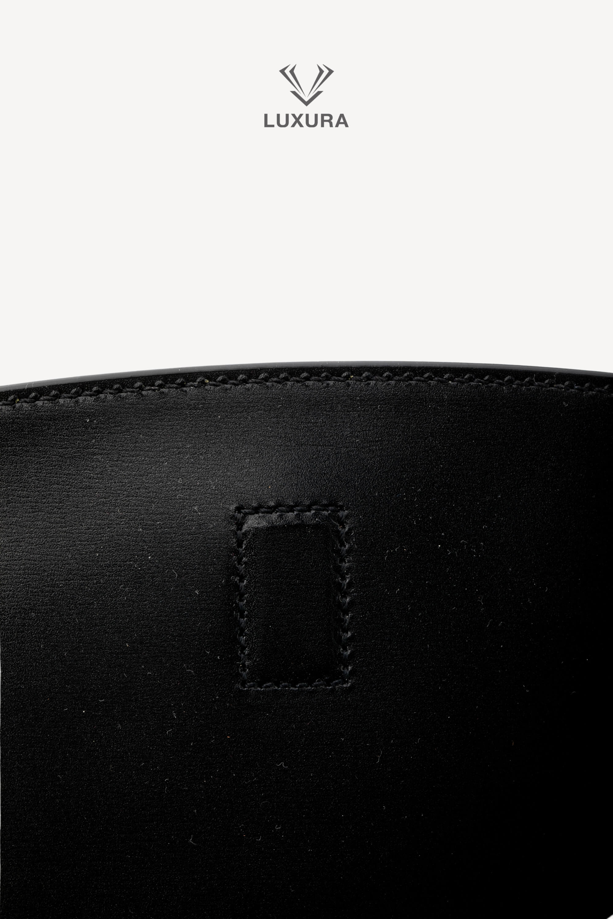 <span style="font-size: 10px;letter-spacing: .15em">NEW COLLECTION</span><br> <strong>SAINT LAURENT</strong><br> <div style="margin-top:10px;font-size:16px">Voltaire Leather Shoulder Bag Black Palladium Hardware</div><br> - Image 22