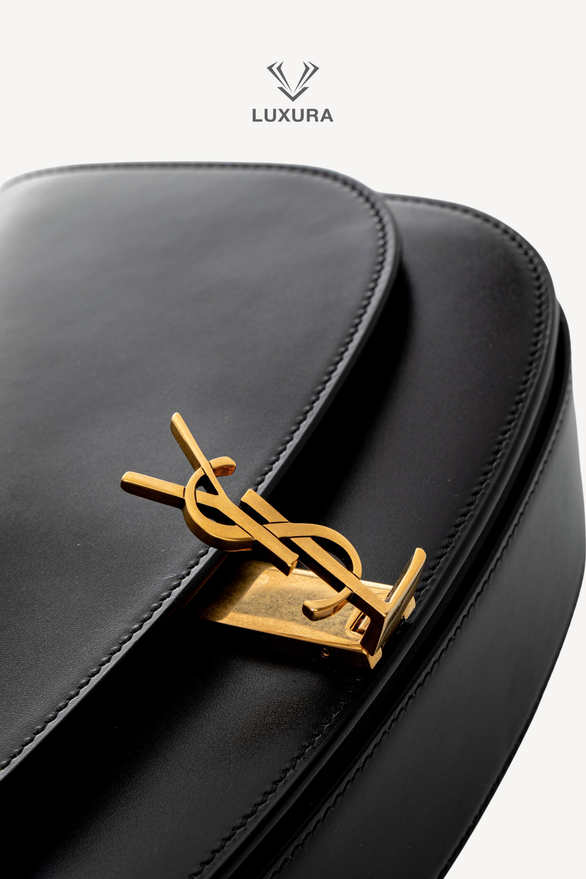 <span style="font-size: 10px;letter-spacing: .15em">NEW COLLECTION</span><br> <strong>SAINT LAURENT</strong><br> <div style="margin-top:10px;font-size:16px">Voltaire Leather Shoulder Bag Black Palladium Hardware</div><br> - Image 9