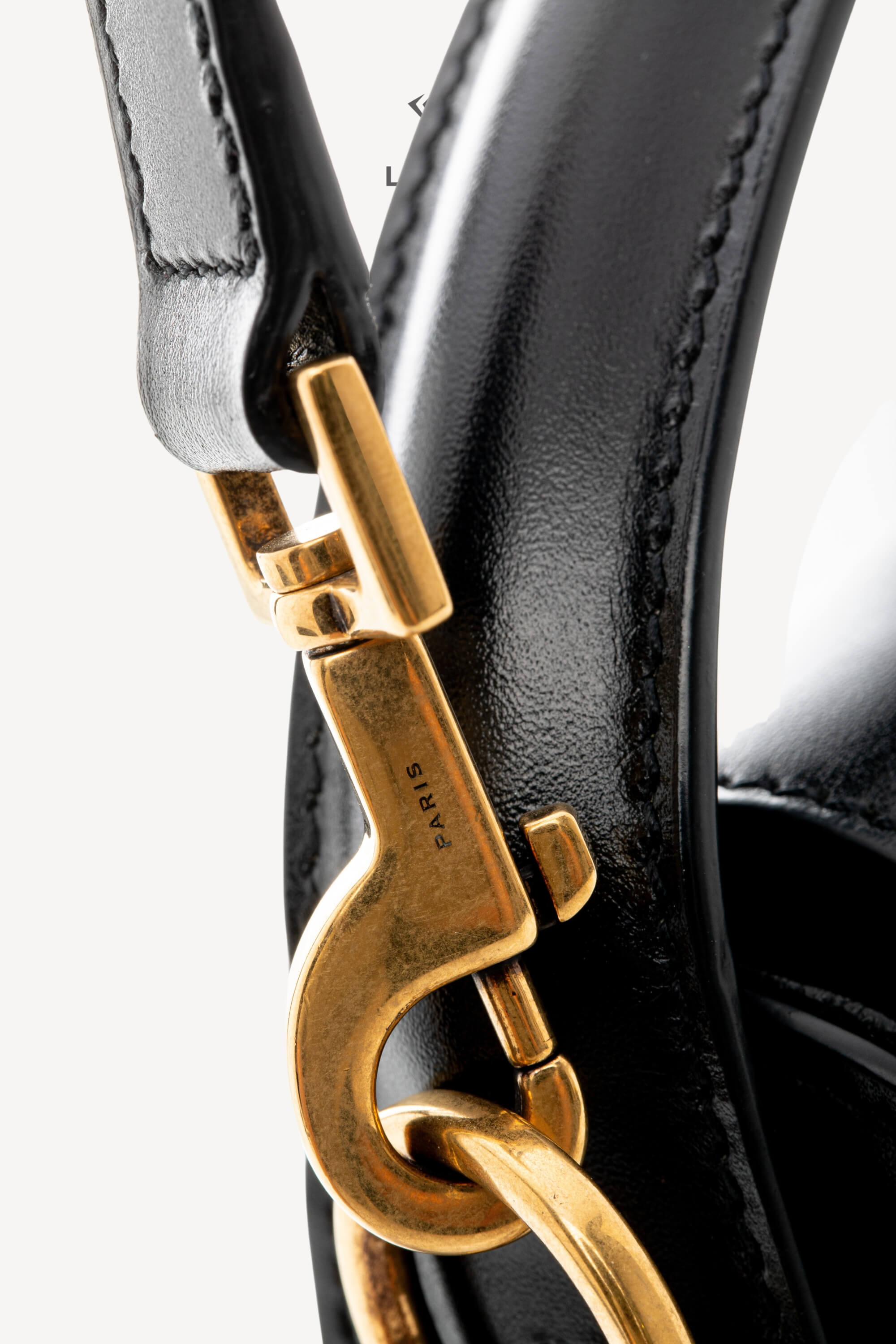 <span style="font-size: 10px;letter-spacing: .15em">NEW COLLECTION</span><br> <strong>SAINT LAURENT</strong><br> <div style="margin-top:10px;font-size:16px">Voltaire Leather Shoulder Bag Black Palladium Hardware</div><br> - Image 15