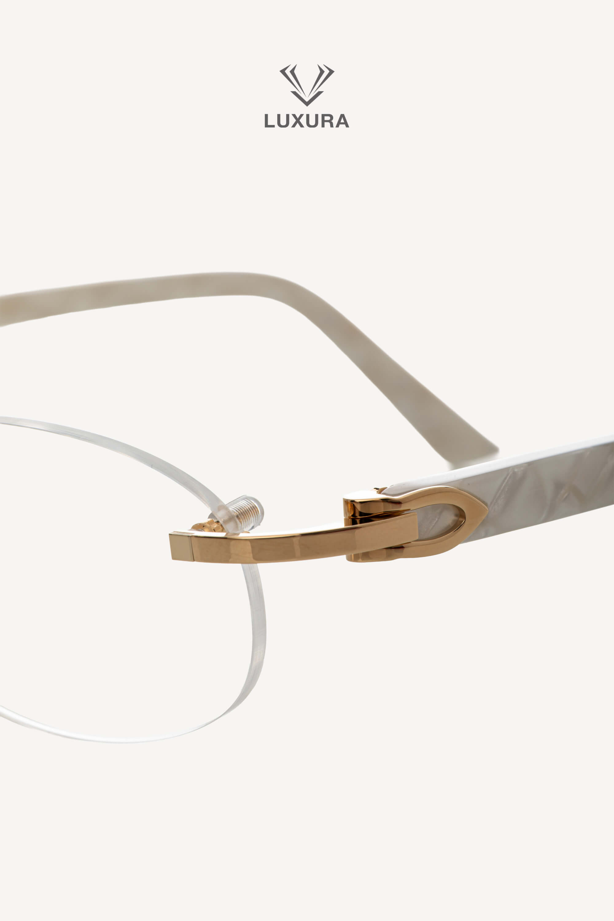 <span style="font-size: 10px;letter-spacing: .15em">BEST DEAL</span><br> <strong>CARTIER</strong><br> <div style="margin-top:10px;font-size:16px">CT0056O-002 Eyeglasses Rimless Shinny Gold-Pearl Chevron</div><br> - Image 7