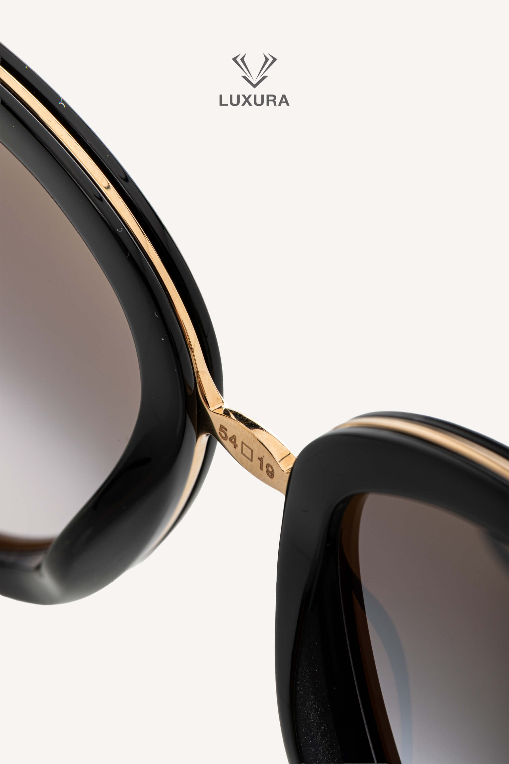 <span style="font-size: 10px;letter-spacing: .15em">BEST DEAL</span><br> <strong>CARTIER</strong><br> <div style="margin-top:10px;font-size:16px">CT0247S Trinity Cat-Eye Sunglasses Acetate-Gold Tone Metal</div><br> - Image 11