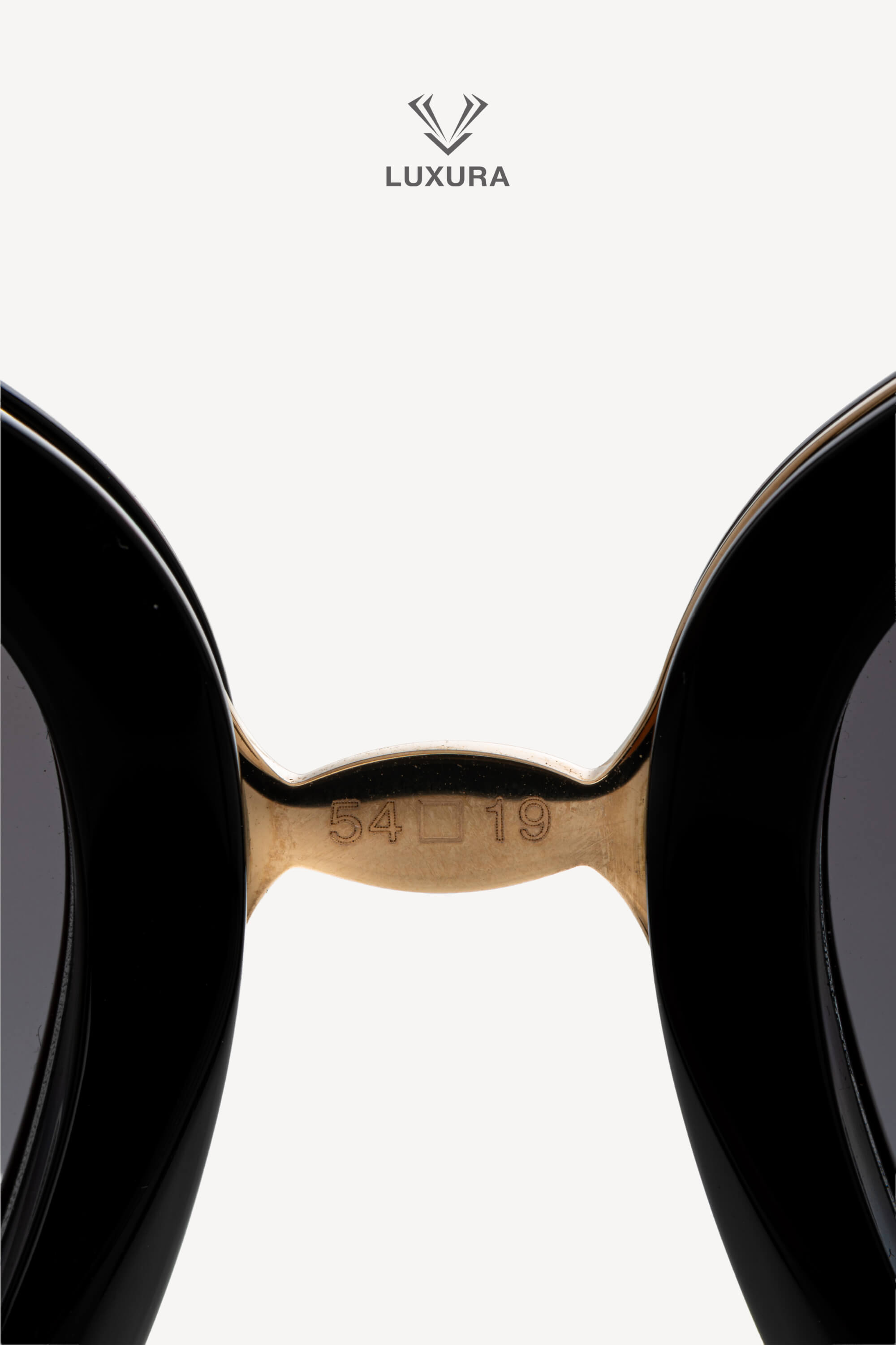 <span style="font-size: 10px;letter-spacing: .15em">BEST DEAL</span><br> <strong>CARTIER</strong><br> <div style="margin-top:10px;font-size:16px">CT0247S Trinity Cat-Eye Sunglasses Acetate-Gold Tone Metal</div><br> - Image 14