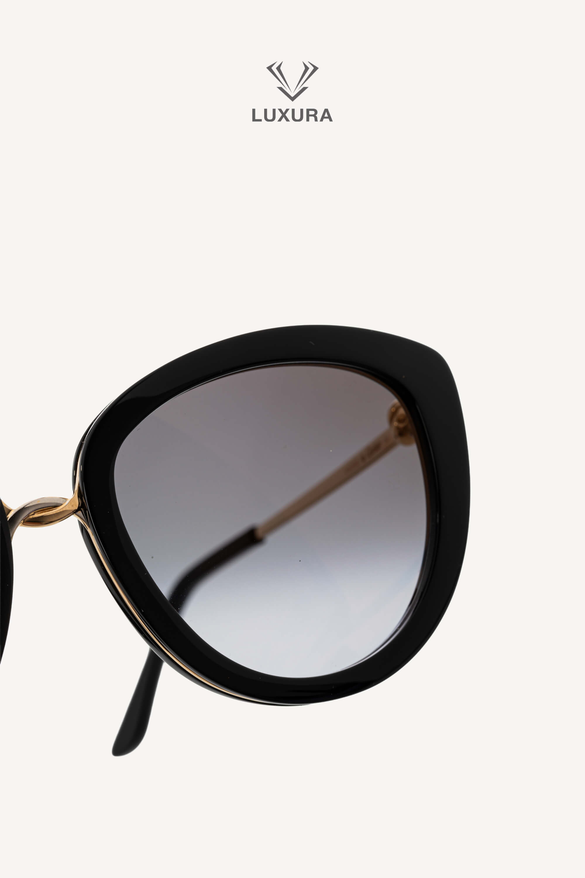 <span style="font-size: 10px;letter-spacing: .15em">BEST DEAL</span><br> <strong>CARTIER</strong><br> <div style="margin-top:10px;font-size:16px">CT0247S Trinity Cat-Eye Sunglasses Acetate-Gold Tone Metal</div><br> - Image 9
