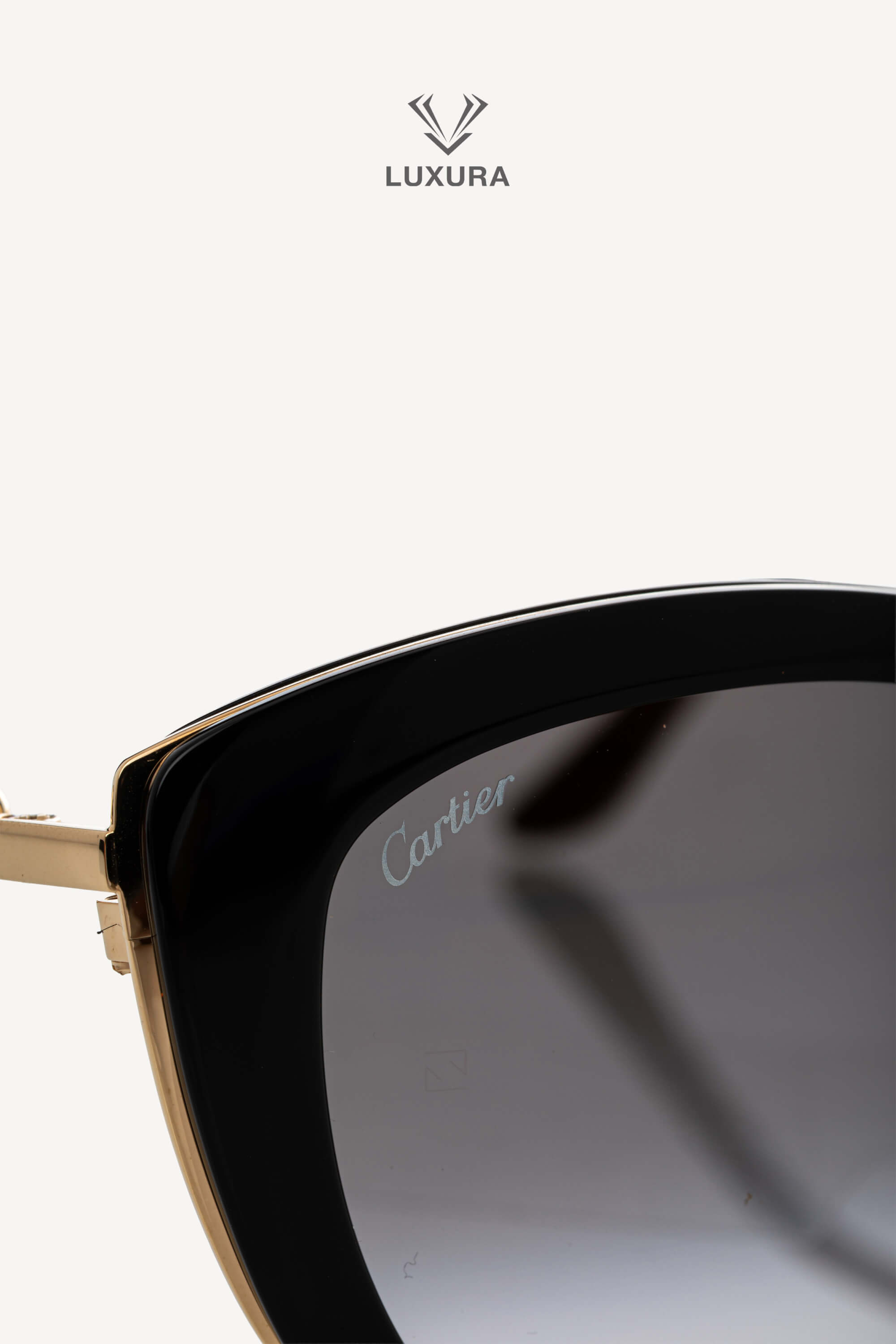 <span style="font-size: 10px;letter-spacing: .15em">BEST DEAL</span><br> <strong>CARTIER</strong><br> <div style="margin-top:10px;font-size:16px">CT0247S Trinity Cat-Eye Sunglasses Acetate-Gold Tone Metal</div><br> - Image 10