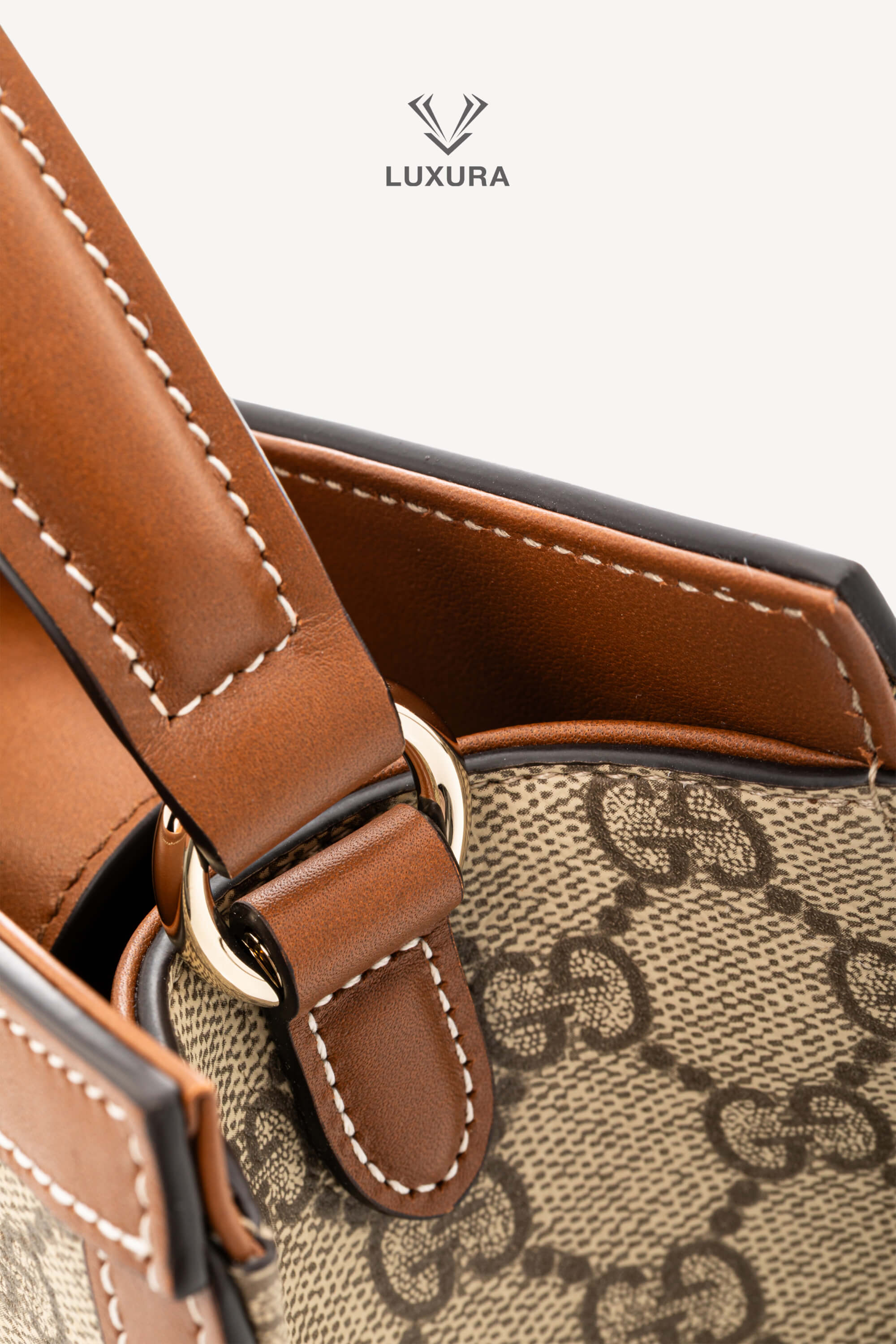 <span style="font-size: 10px;letter-spacing: .15em">NEW COLLECTION</span><br> <strong>GUCCI</strong><br> <div style="margin-top:10px;font-size:16px">Padlock Medium Top Handle Bag Beige-Brown GG Fabric</div><br> - Image 20