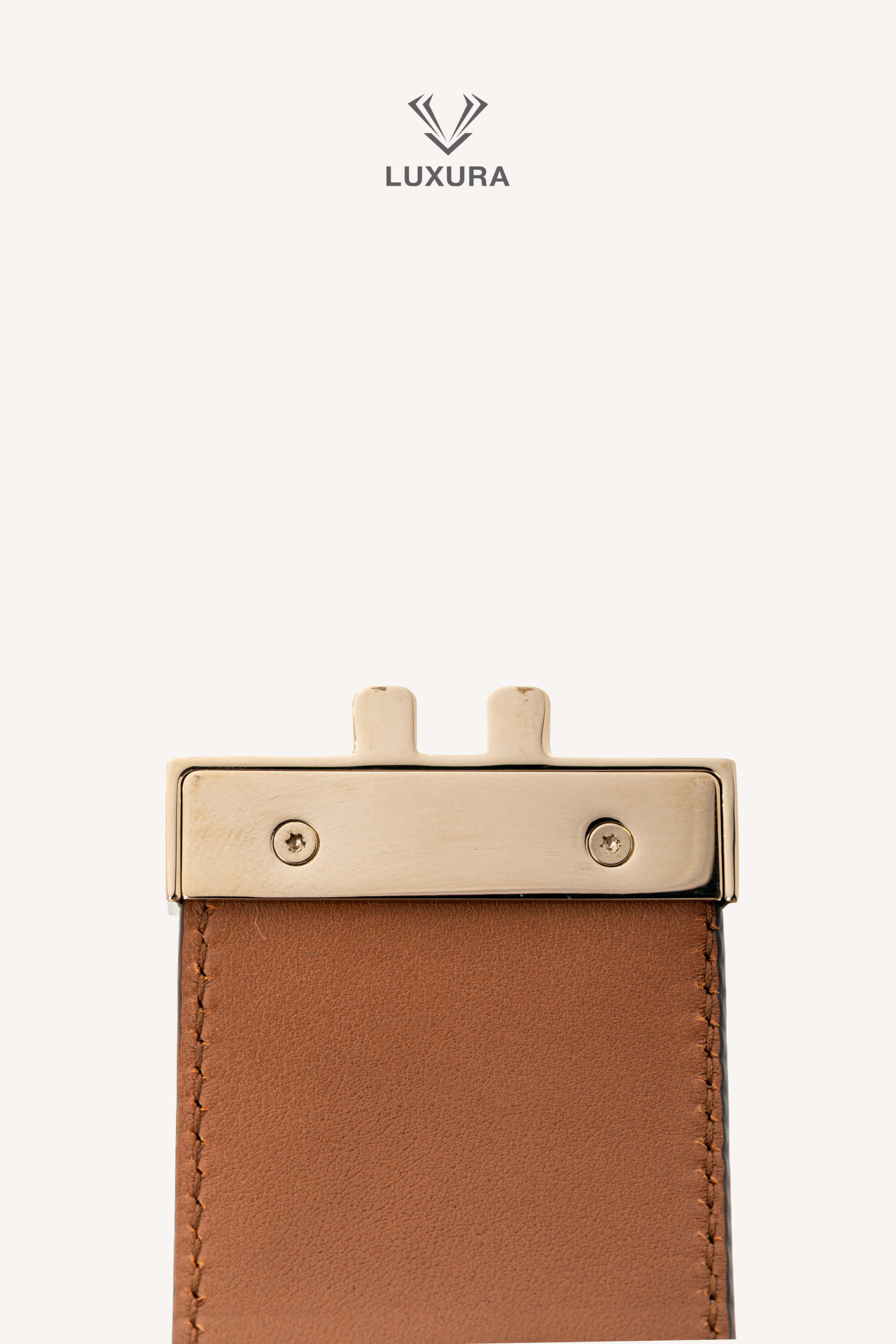 <span style="font-size: 10px;letter-spacing: .15em">NEW COLLECTION</span><br> <strong>GUCCI</strong><br> <div style="margin-top:10px;font-size:16px">Padlock Medium Top Handle Bag Beige-Brown GG Fabric</div><br> - Image 26