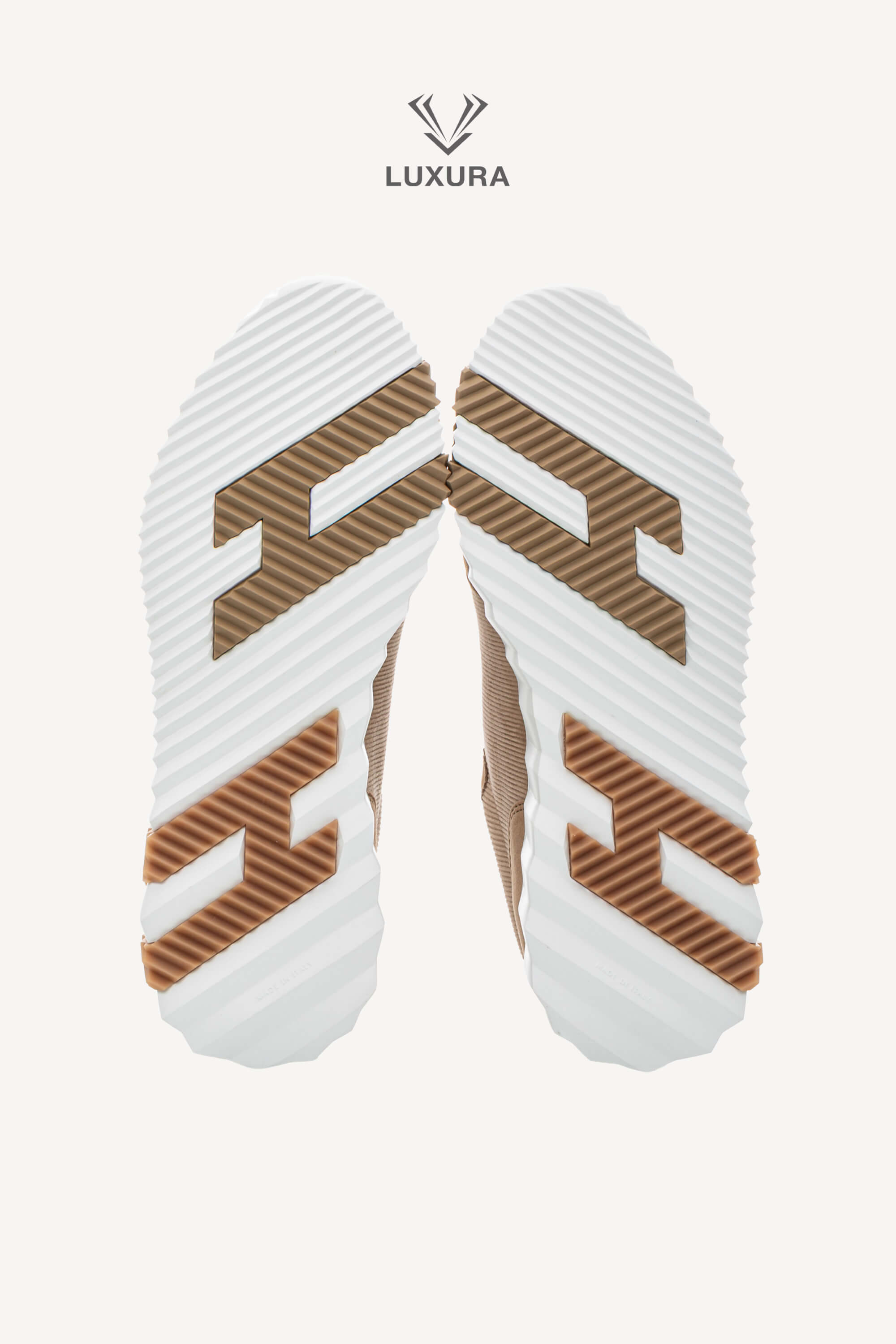 <span style="font-size: 10px;letter-spacing: .15em">HARD TO FIND</span><br> <strong>HERMES</strong><br> <div style="margin-top:10px;font-size:16px">Bouncing Sneaker Beige Camel 39</div><br> - Image 24