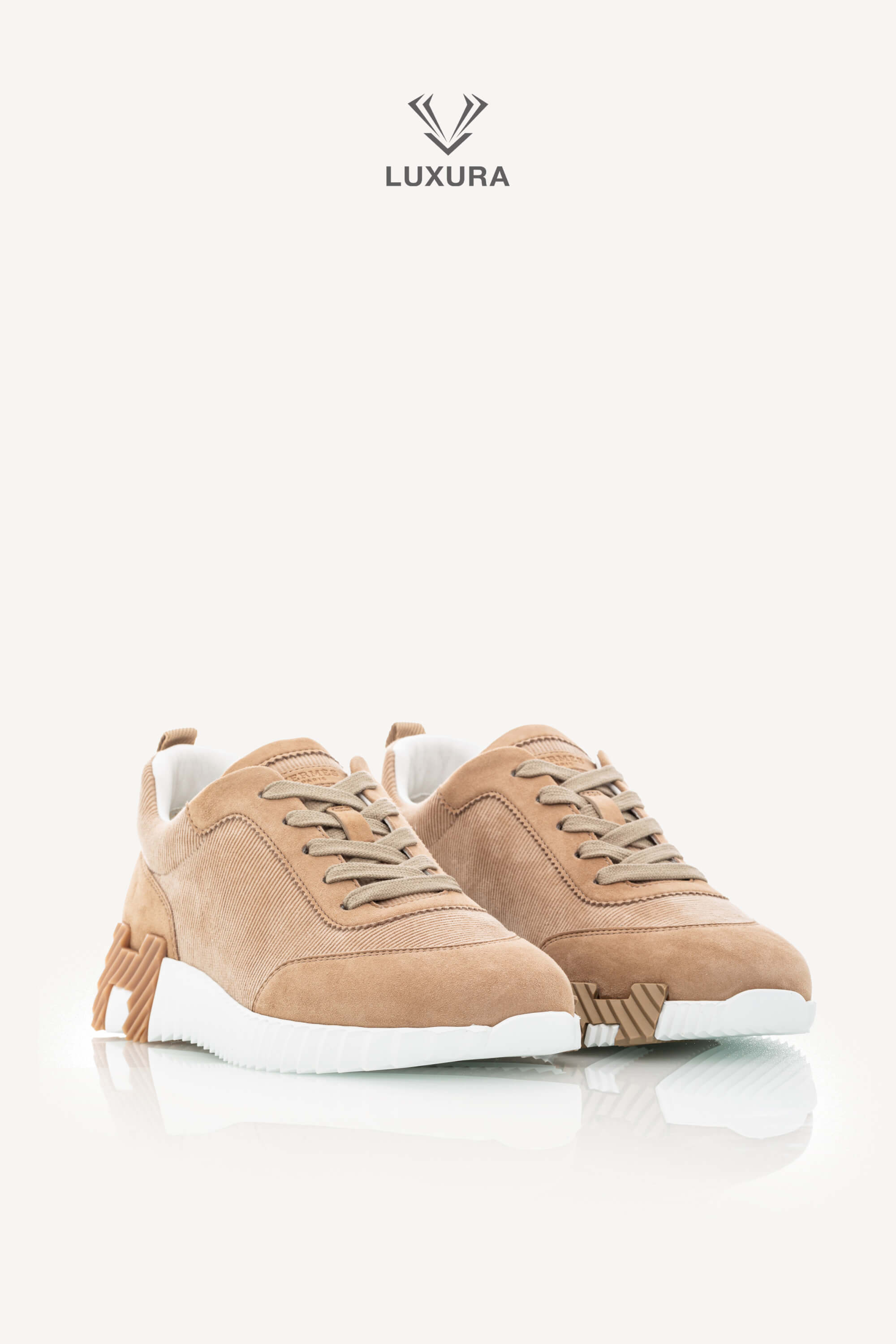 <span style="font-size: 10px;letter-spacing: .15em">HARD TO FIND</span><br> <strong>HERMES</strong><br> <div style="margin-top:10px;font-size:16px">Bouncing Sneaker Beige Camel 39</div><br> - Image 3