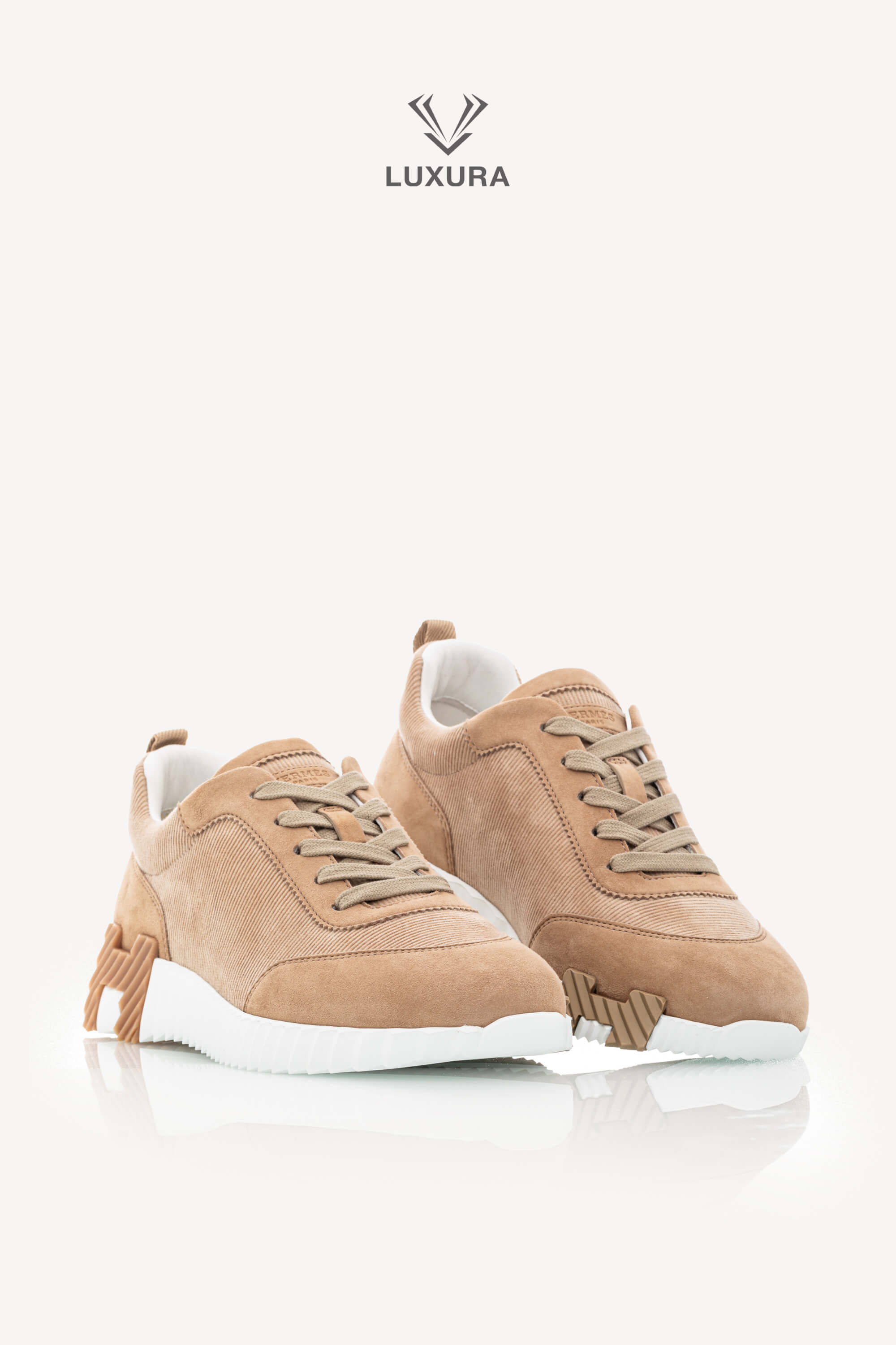 <span style="font-size: 10px;letter-spacing: .15em">HARD TO FIND</span><br> <strong>HERMES</strong><br> <div style="margin-top:10px;font-size:16px">Bouncing Sneaker Beige Camel 39</div><br> - Image 5