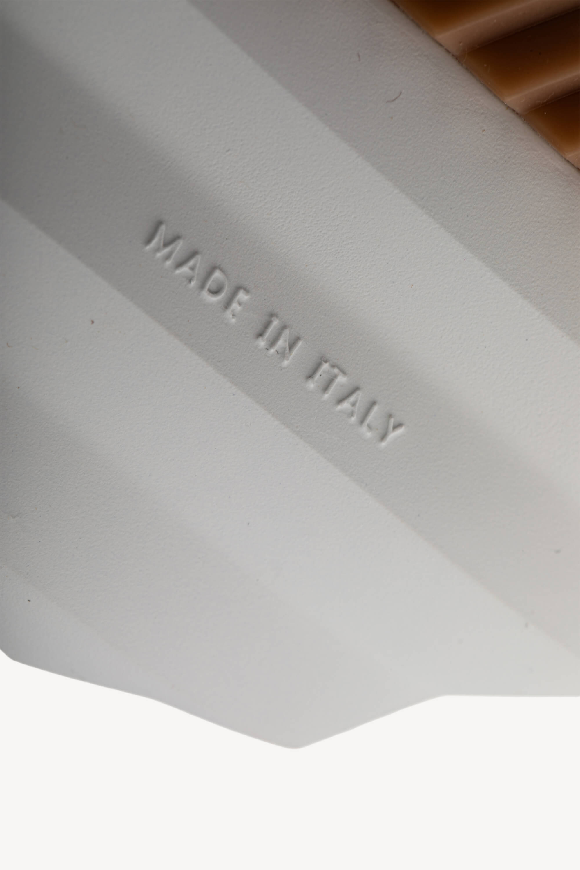 <span style="font-size: 10px;letter-spacing: .15em">HARD TO FIND</span><br> <strong>HERMES</strong><br> <div style="margin-top:10px;font-size:16px">Bouncing Sneaker Beige Camel 39</div><br> - Image 25
