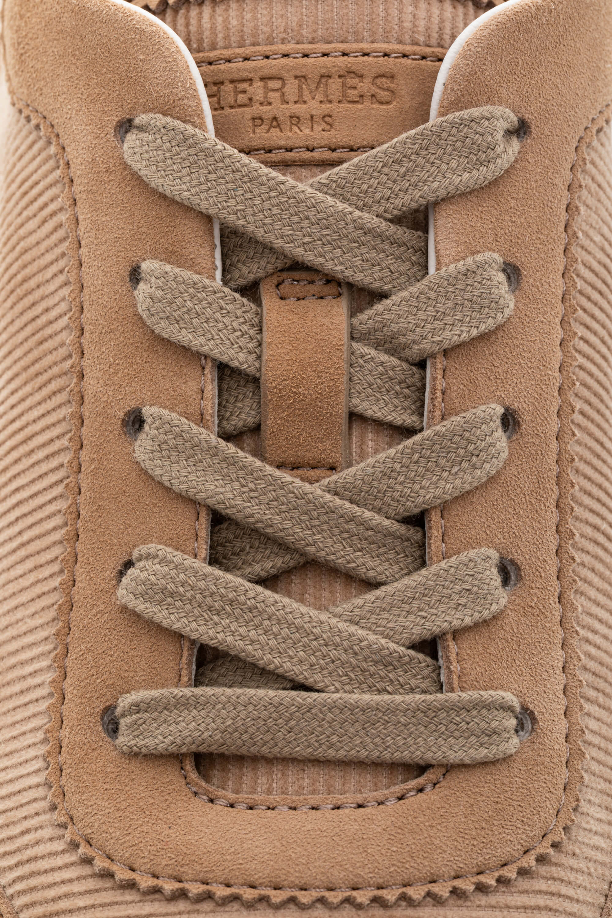 <span style="font-size: 10px;letter-spacing: .15em">HARD TO FIND</span><br> <strong>HERMES</strong><br> <div style="margin-top:10px;font-size:16px">Bouncing Sneaker Beige Camel 39</div><br> - Image 14