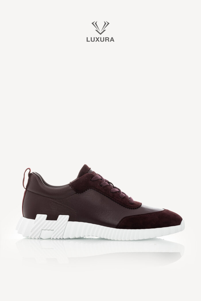 <span style="font-size: 10px;letter-spacing: .15em">HARD TO FIND</span><br>            <strong>HERMES</strong><br>            <div style="margin-top:10px;font-size:16px">Bouncing Sneaker in Calfskin and Suede Goatskin Bordeaux 42</div><br>