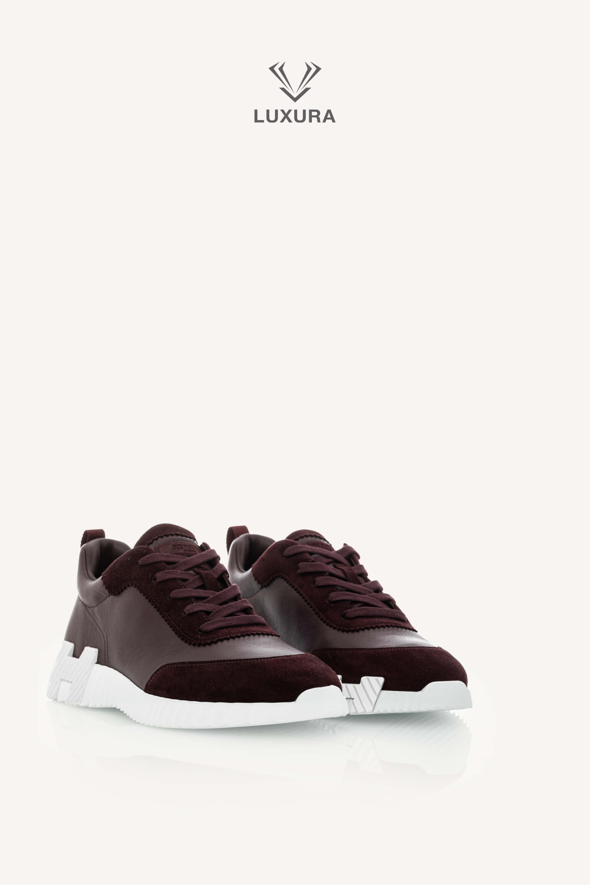 <span style="font-size: 10px;letter-spacing: .15em">HARD TO FIND</span><br>            <strong>HERMES</strong><br>            <div style="margin-top:10px;font-size:16px">Bouncing Sneaker in Calfskin and Suede Goatskin Bordeaux 42</div><br> - Image 3
