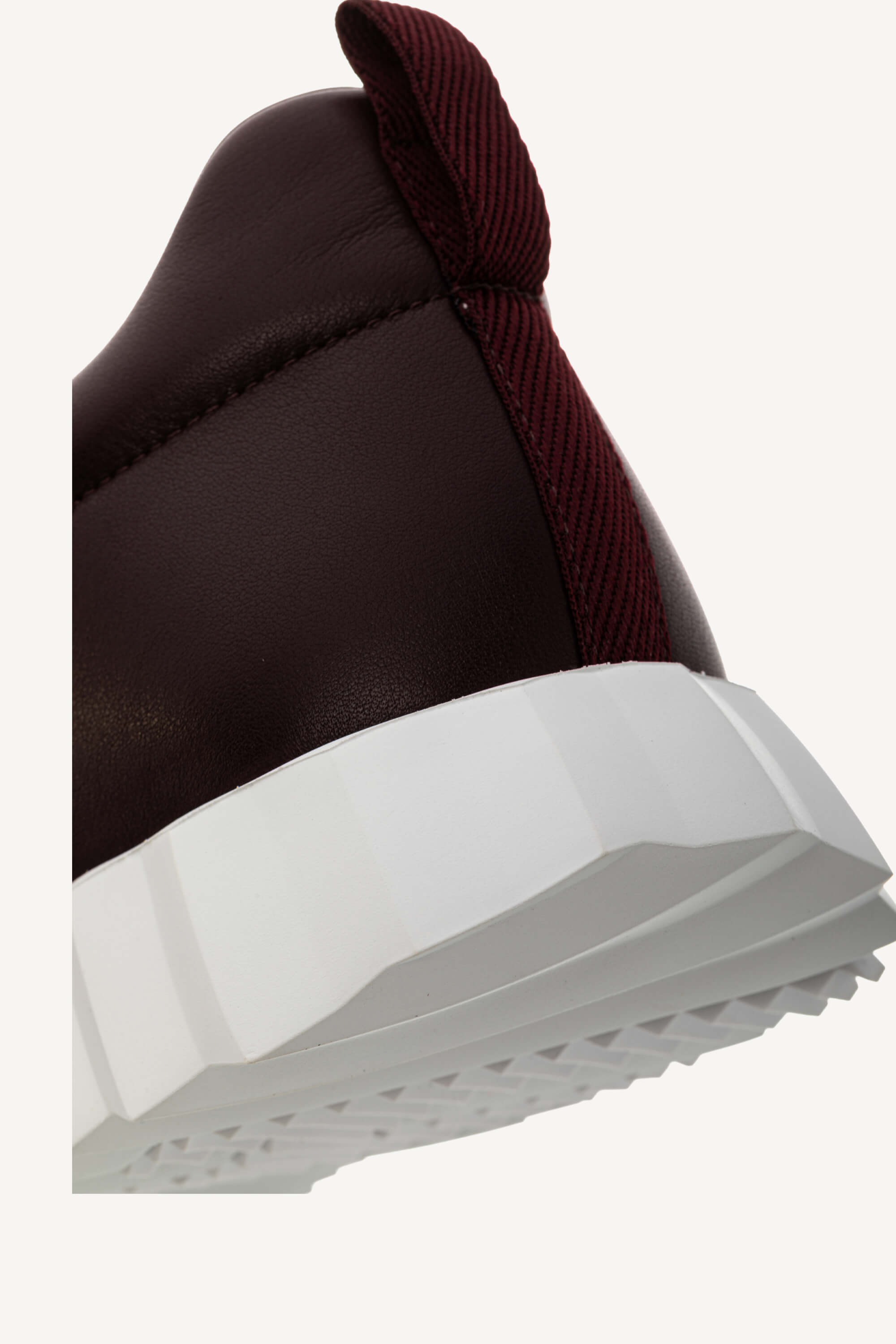 <span style="font-size: 10px;letter-spacing: .15em">HARD TO FIND</span><br>            <strong>HERMES</strong><br>            <div style="margin-top:10px;font-size:16px">Bouncing Sneaker in Calfskin and Suede Goatskin Bordeaux 42</div><br> - Image 12