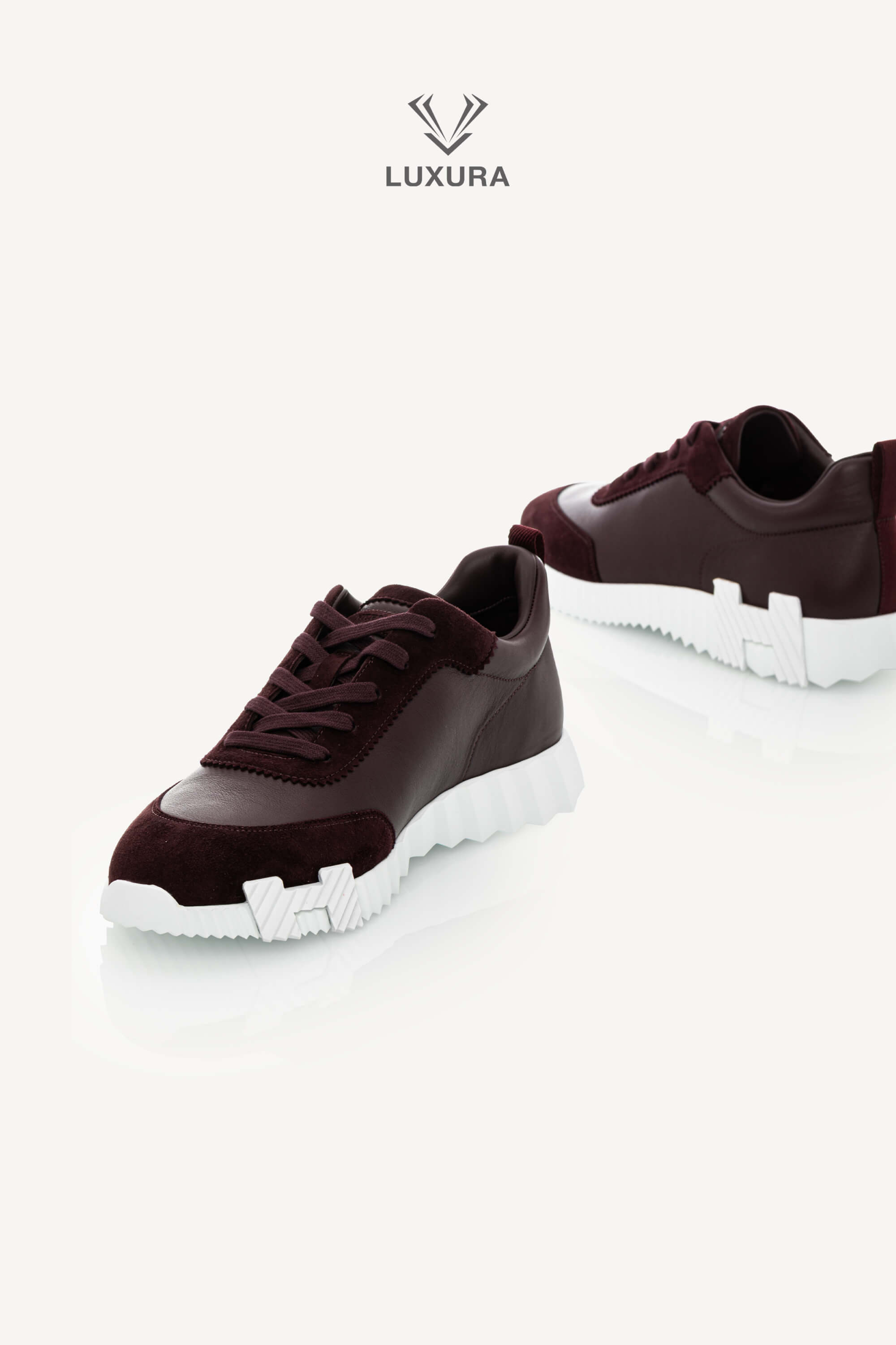 <span style="font-size: 10px;letter-spacing: .15em">HARD TO FIND</span><br>            <strong>HERMES</strong><br>            <div style="margin-top:10px;font-size:16px">Bouncing Sneaker in Calfskin and Suede Goatskin Bordeaux 42</div><br> - Image 4