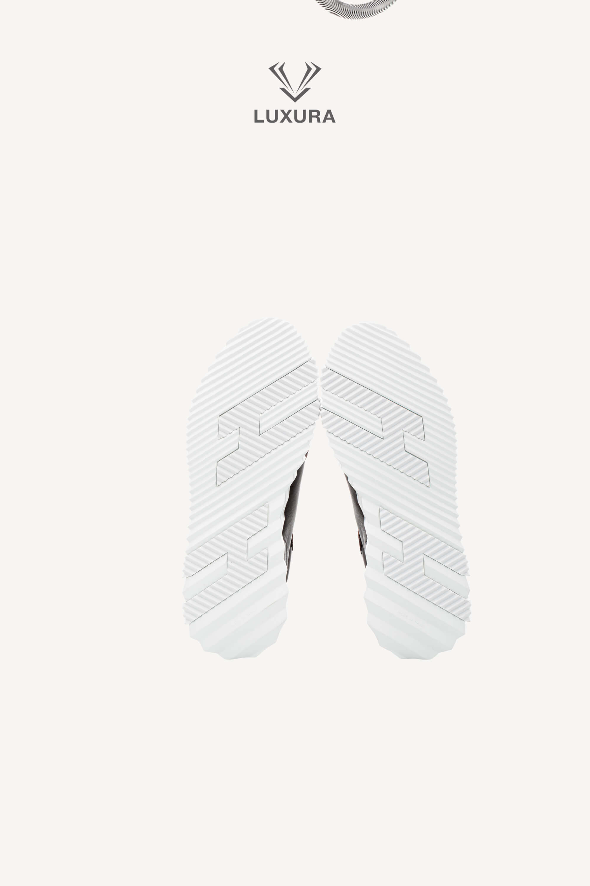 <span style="font-size: 10px;letter-spacing: .15em">HARD TO FIND</span><br>            <strong>HERMES</strong><br>            <div style="margin-top:10px;font-size:16px">Bouncing Sneaker in Calfskin and Suede Goatskin Bordeaux 42</div><br> - Image 22
