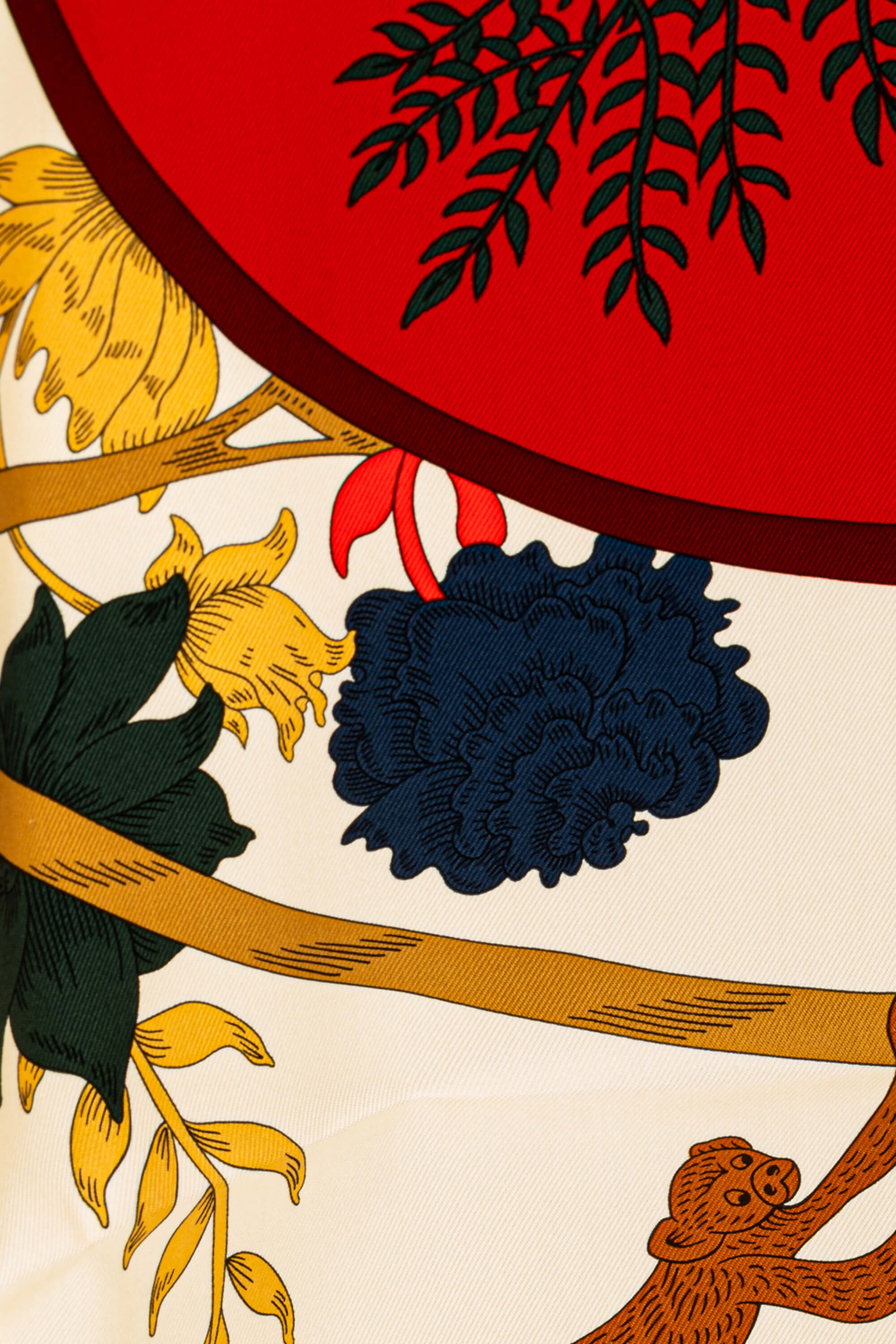 <span style="font-size: 10px;letter-spacing: .15em">HARD TO FIND</span><br>            <strong>HERMES</strong><br>            <div style="margin-top:10px;font-size:16px">La Nature en Voyage scarf 90 Ivoire Rouge H Vert Loden</div><br> - Image 6