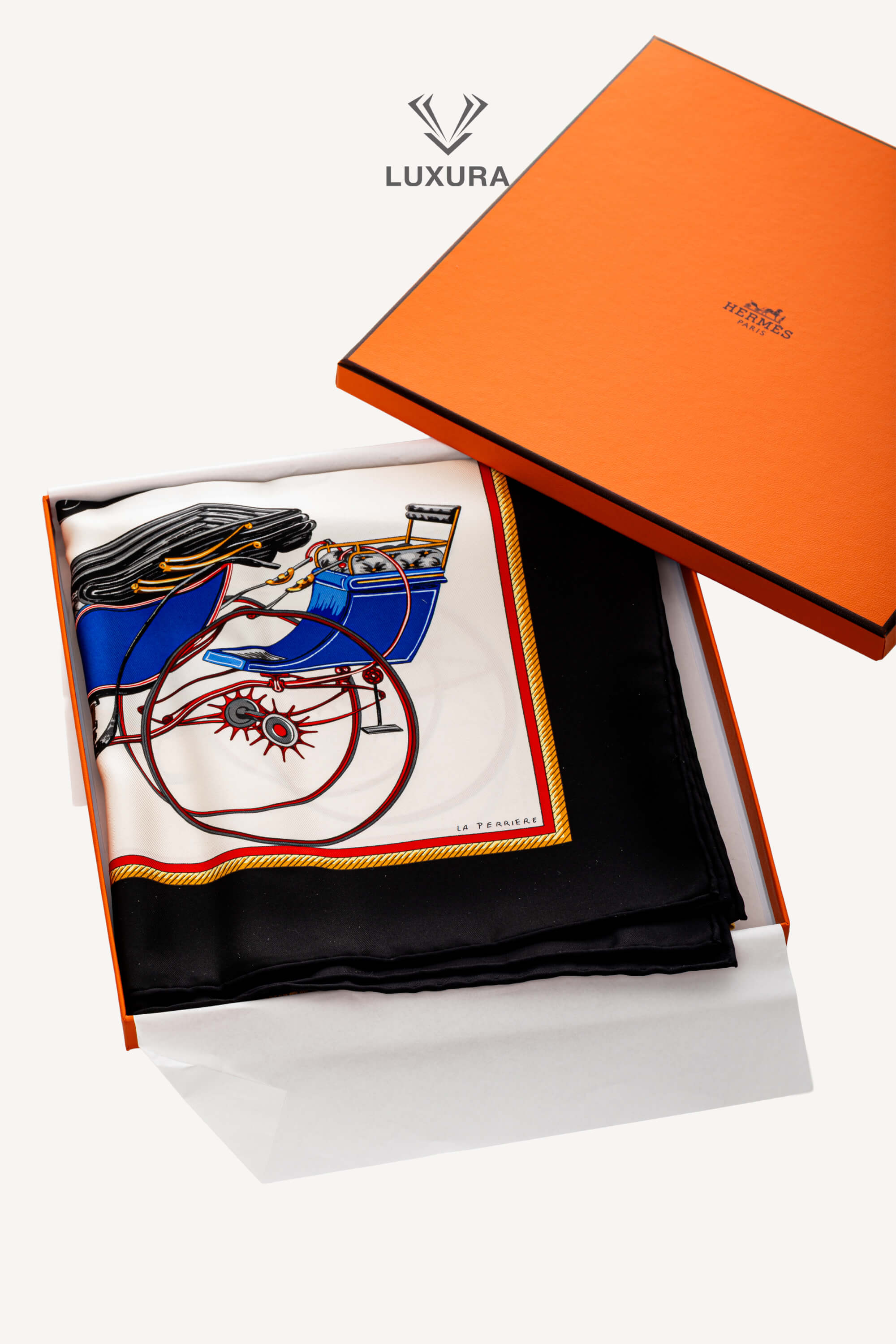 <span style="font-size: 10px;letter-spacing: .15em"></span><br> <strong>HERMES</strong><br> <div style="margin-top:10px;font-size:16px">Les voitures a transformation forever scarf 90 Noir Crème Bleu Royale</div><br> - Image 2