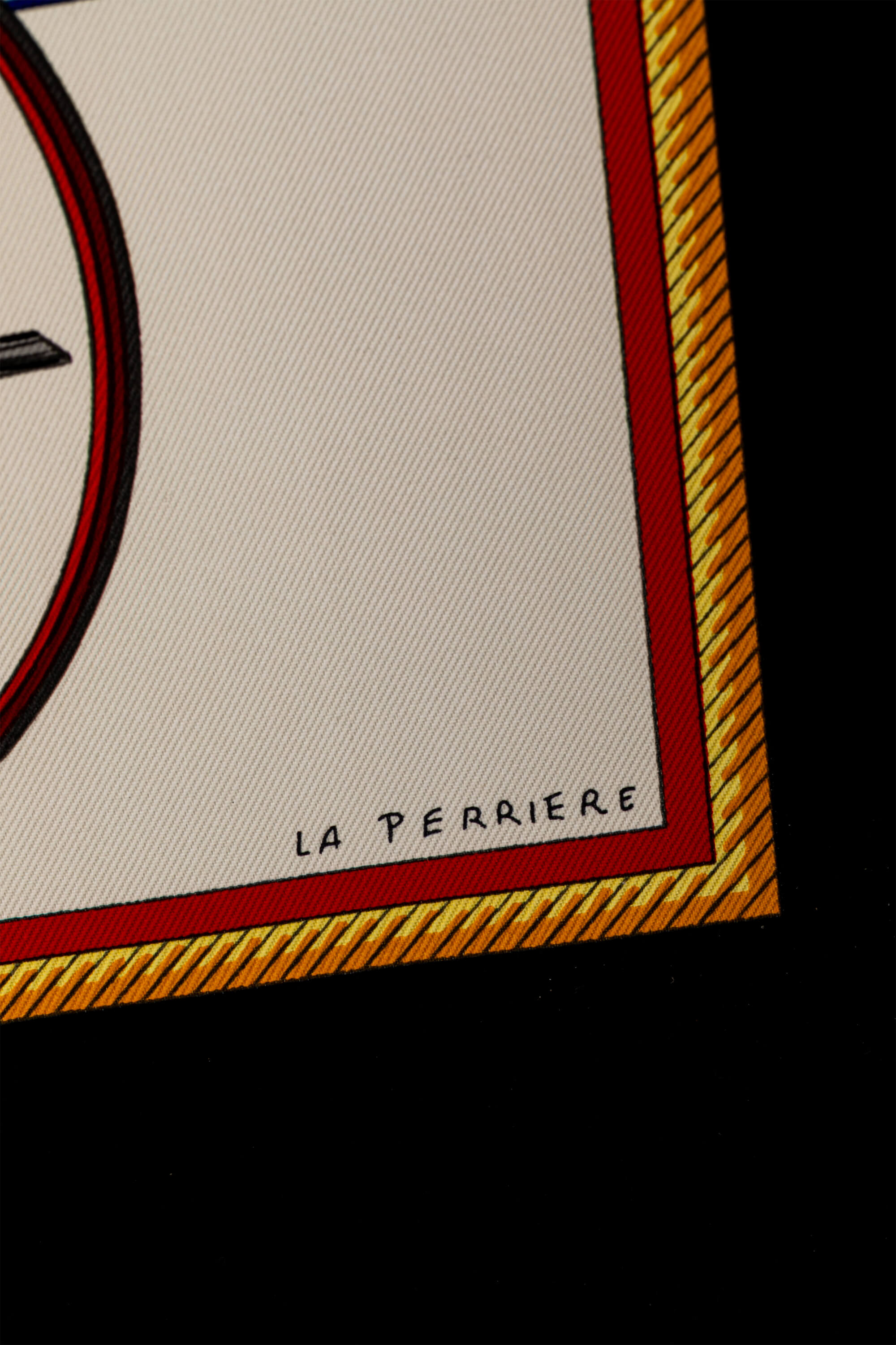 <span style="font-size: 10px;letter-spacing: .15em"></span><br> <strong>HERMES</strong><br> <div style="margin-top:10px;font-size:16px">Les voitures a transformation forever scarf 90 Noir Crème Bleu Royale</div><br> - Image 6