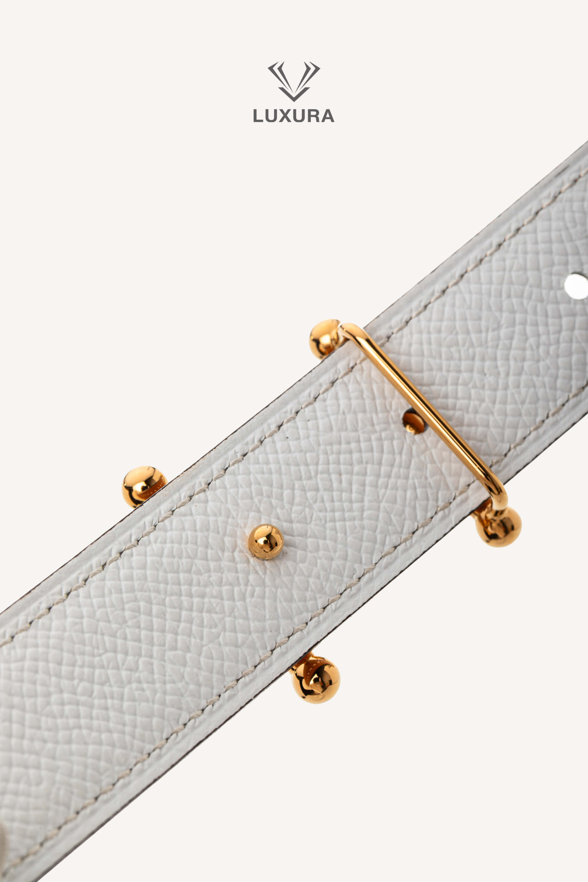 <span style="font-size: 10px;letter-spacing: .15em">HARD TO FIND</span><br> <strong>HERMES</strong><br> <div style="margin-top:10px;font-size:16px">Mors H Belt Buckle Reversible Leather Strap 24mm Gold Blanc 90 cm</div><br> - Image 9