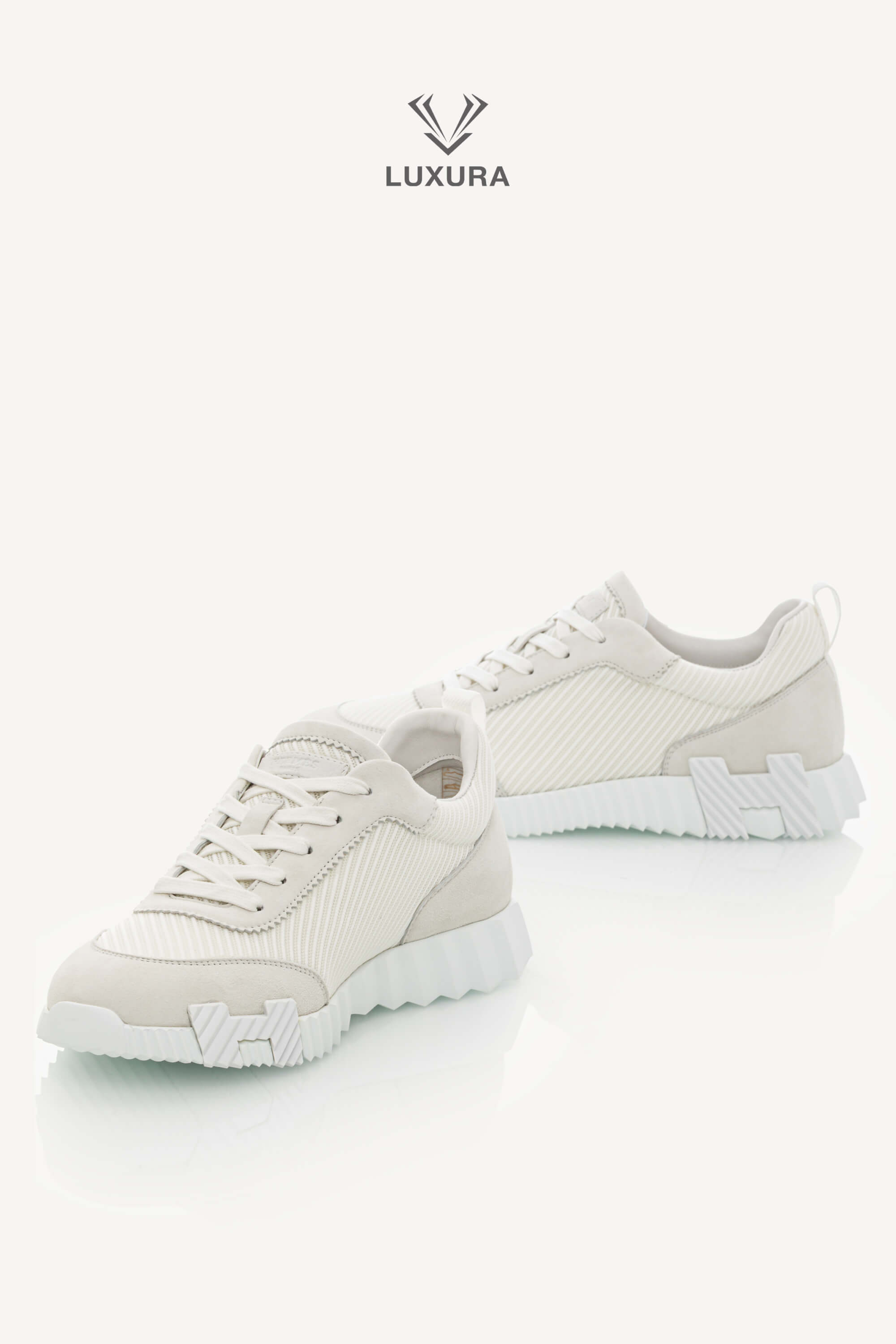<span style="font-size: 10px;letter-spacing: .15em">HARD TO FIND</span><br> <strong>HERMES</strong><br> <div style="margin-top:10px;font-size:16px">Technical Mesh Suede Goatskin Bouncing Sneaker White 42</div><br> - Image 4
