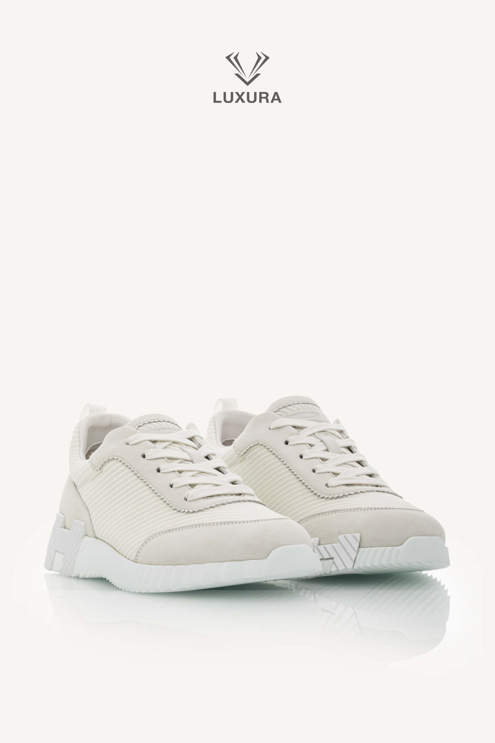 <span style="font-size: 10px;letter-spacing: .15em">HARD TO FIND</span><br> <strong>HERMES</strong><br> <div style="margin-top:10px;font-size:16px">Technical Mesh Suede Goatskin Bouncing Sneaker White 42</div><br> - Image 3