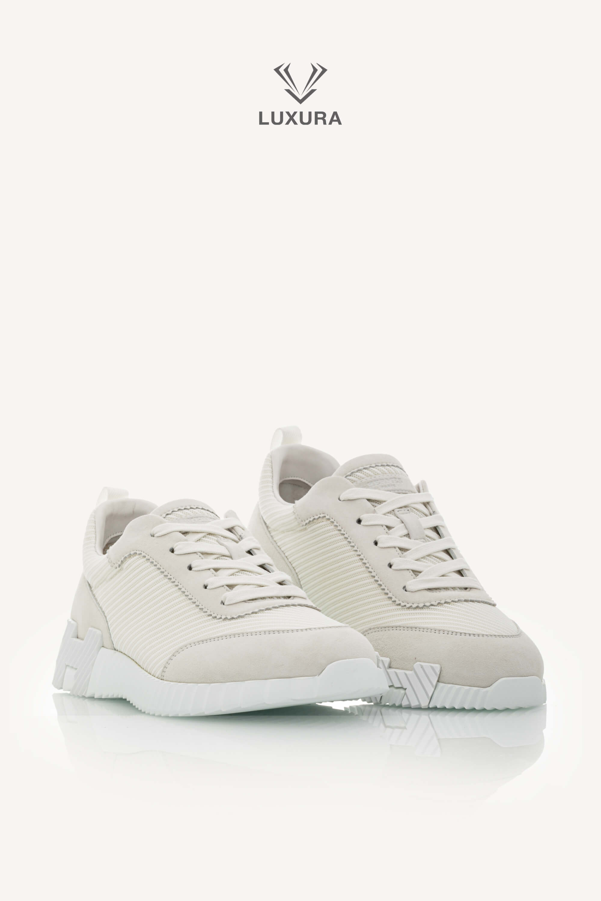 <span style="font-size: 10px;letter-spacing: .15em">HARD TO FIND</span><br> <strong>HERMES</strong><br> <div style="margin-top:10px;font-size:16px">Technical Mesh Suede Goatskin Bouncing Sneaker White 42</div><br> - Image 5