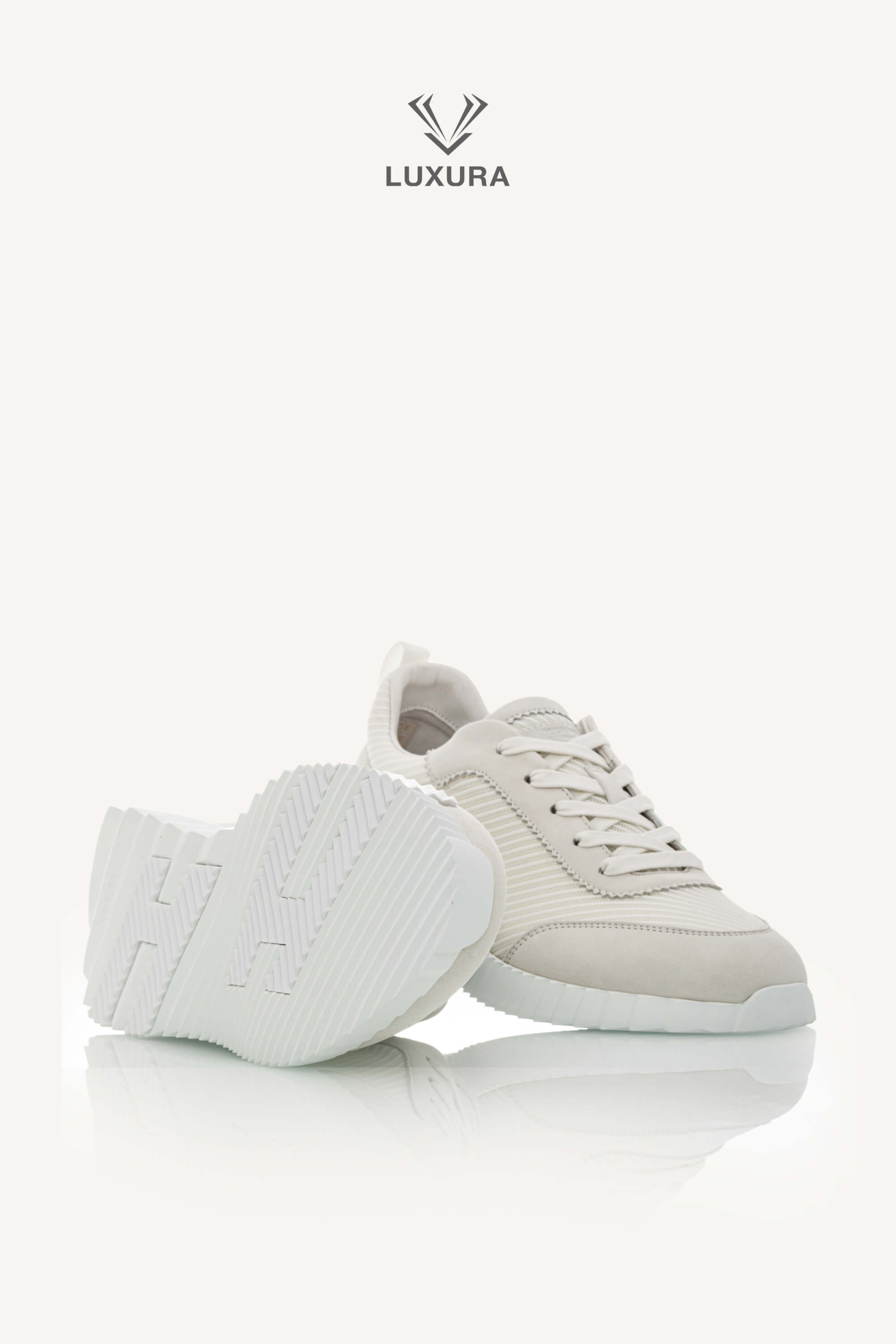<span style="font-size: 10px;letter-spacing: .15em">HARD TO FIND</span><br> <strong>HERMES</strong><br> <div style="margin-top:10px;font-size:16px">Technical Mesh Suede Goatskin Bouncing Sneaker White 42</div><br> - Image 25