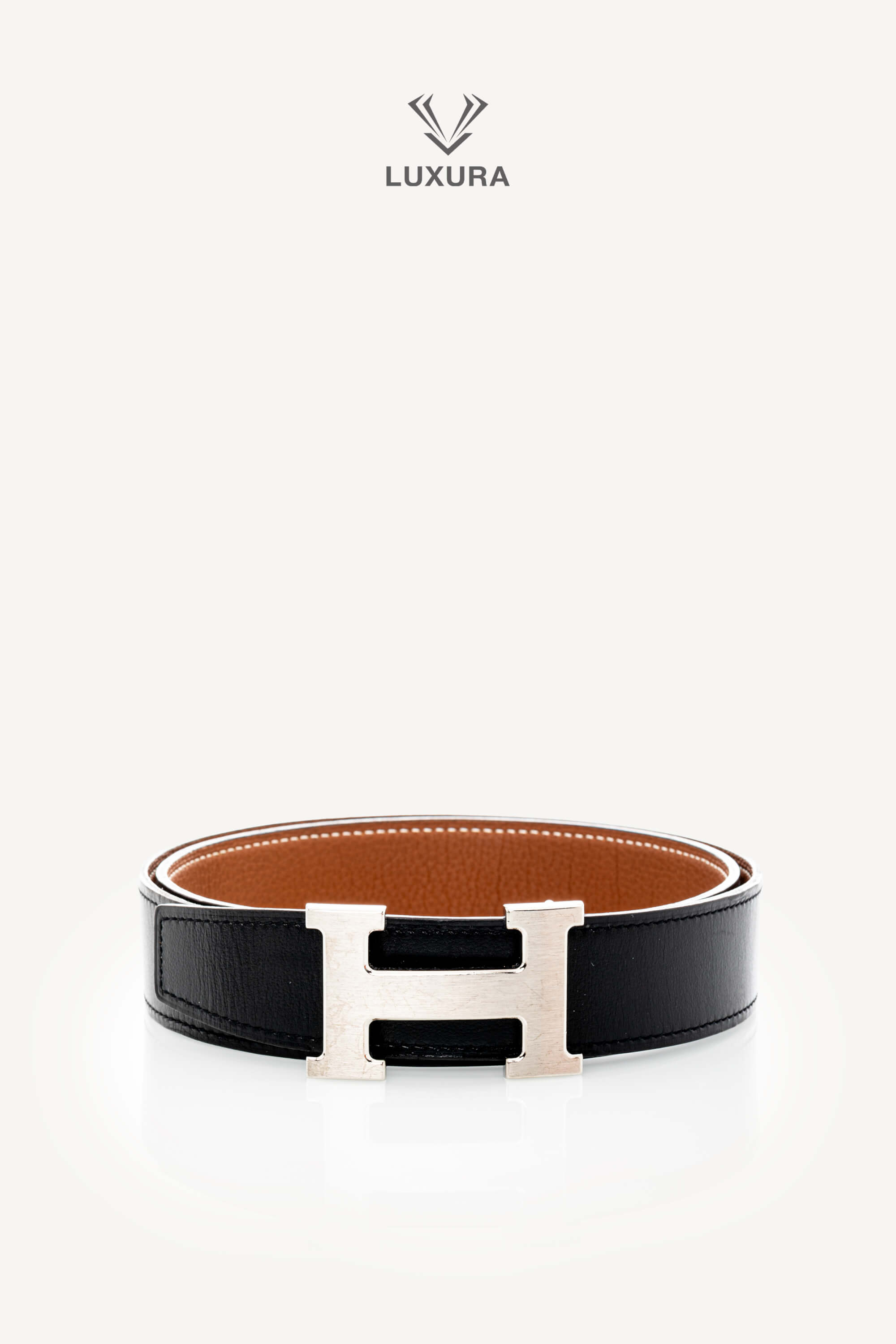 <span style="font-size: 10px;letter-spacing: .15em">BEST DEAL</span><br> <strong>HERMES</strong><br> <div style="margin-top:10px;font-size:16px">H Belt Buckle with Reversible Strap Noir/Gold 85cm</div><br> - Image 4