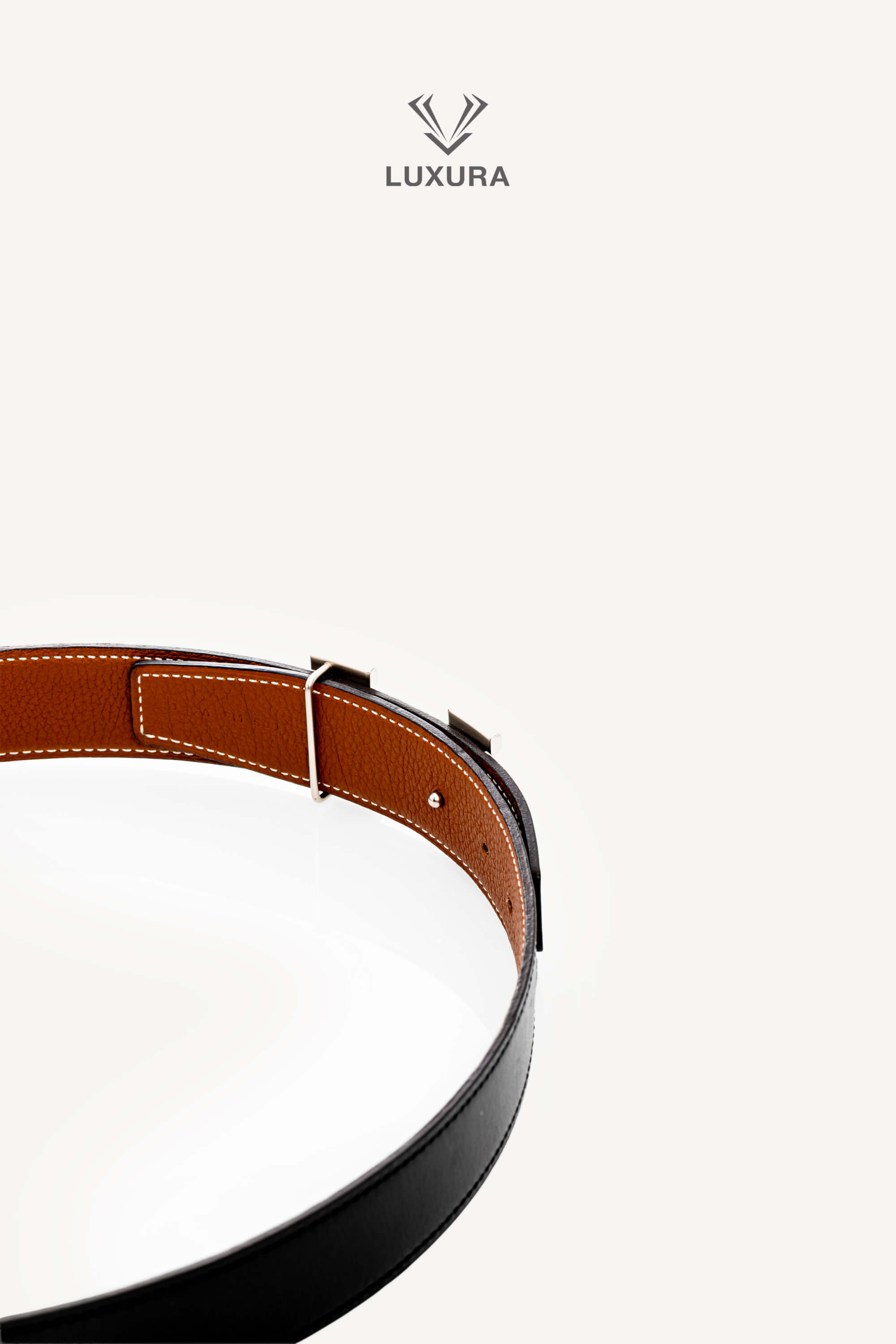 <span style="font-size: 10px;letter-spacing: .15em">BEST DEAL</span><br> <strong>HERMES</strong><br> <div style="margin-top:10px;font-size:16px">H Belt Buckle with Reversible Strap Noir/Gold 85cm</div><br> - Image 8