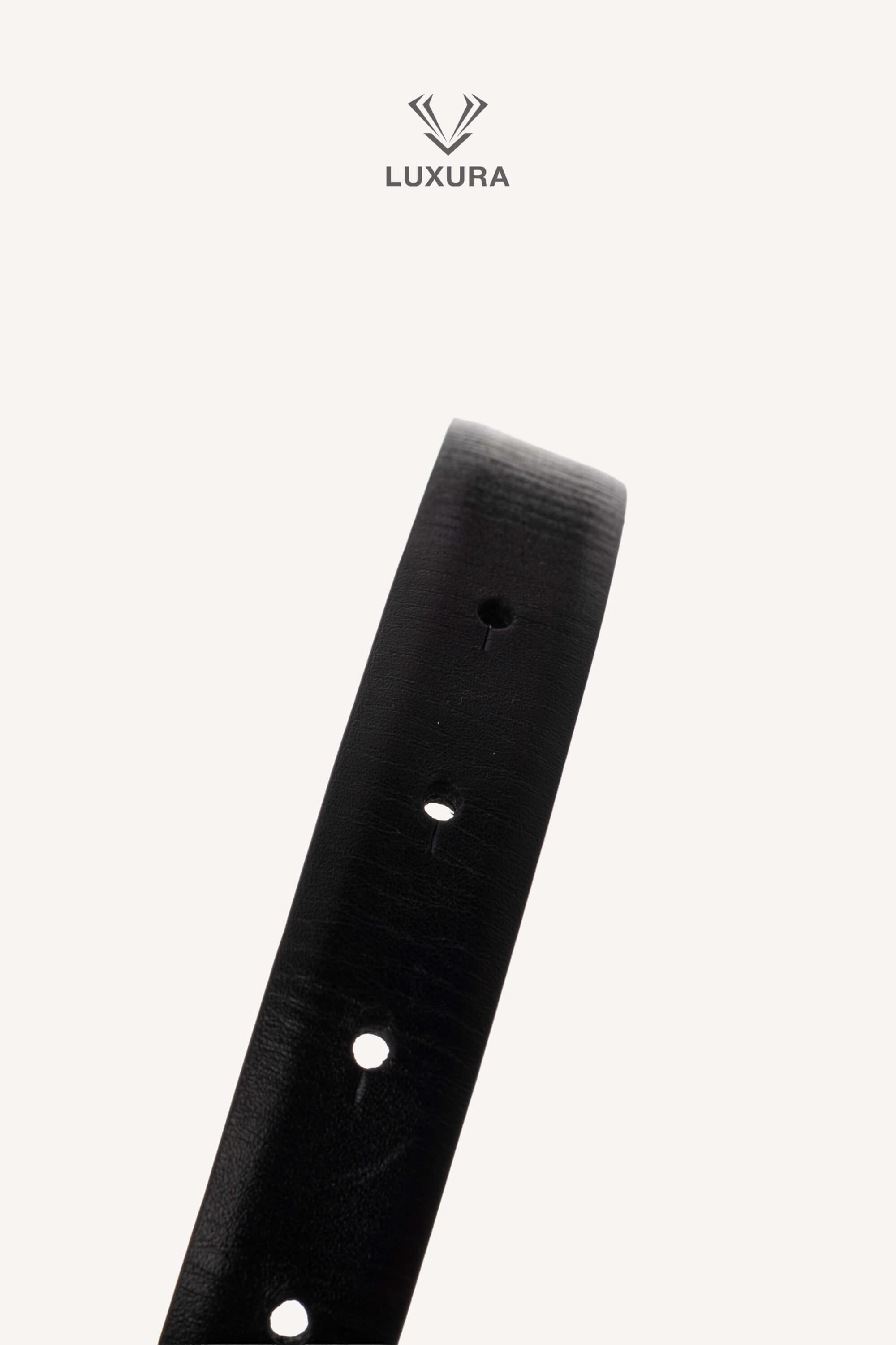 <span style="font-size: 10px;letter-spacing: .15em">BEST DEAL</span><br> <strong>VALENTINO</strong><br> <div style="margin-top:10px;font-size:16px">Reversible VLogo Signature Belt in Glossy Calfskin Black-Pure Red 20 mm 70</div><br> - Image 8