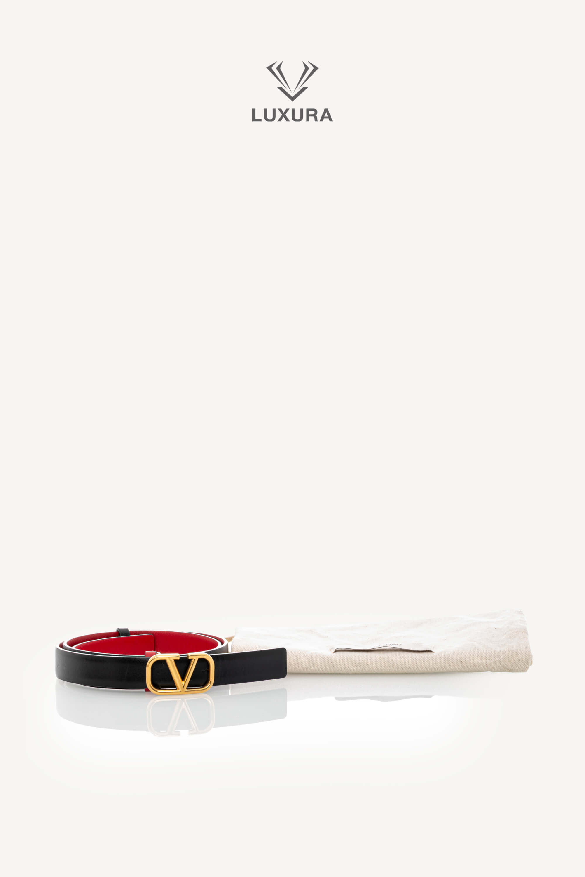 <span style="font-size: 10px;letter-spacing: .15em">BEST DEAL</span><br> <strong>VALENTINO</strong><br> <div style="margin-top:10px;font-size:16px">Reversible VLogo Signature Belt in Glossy Calfskin Black-Pure Red 20 mm 70</div><br> - Image 2
