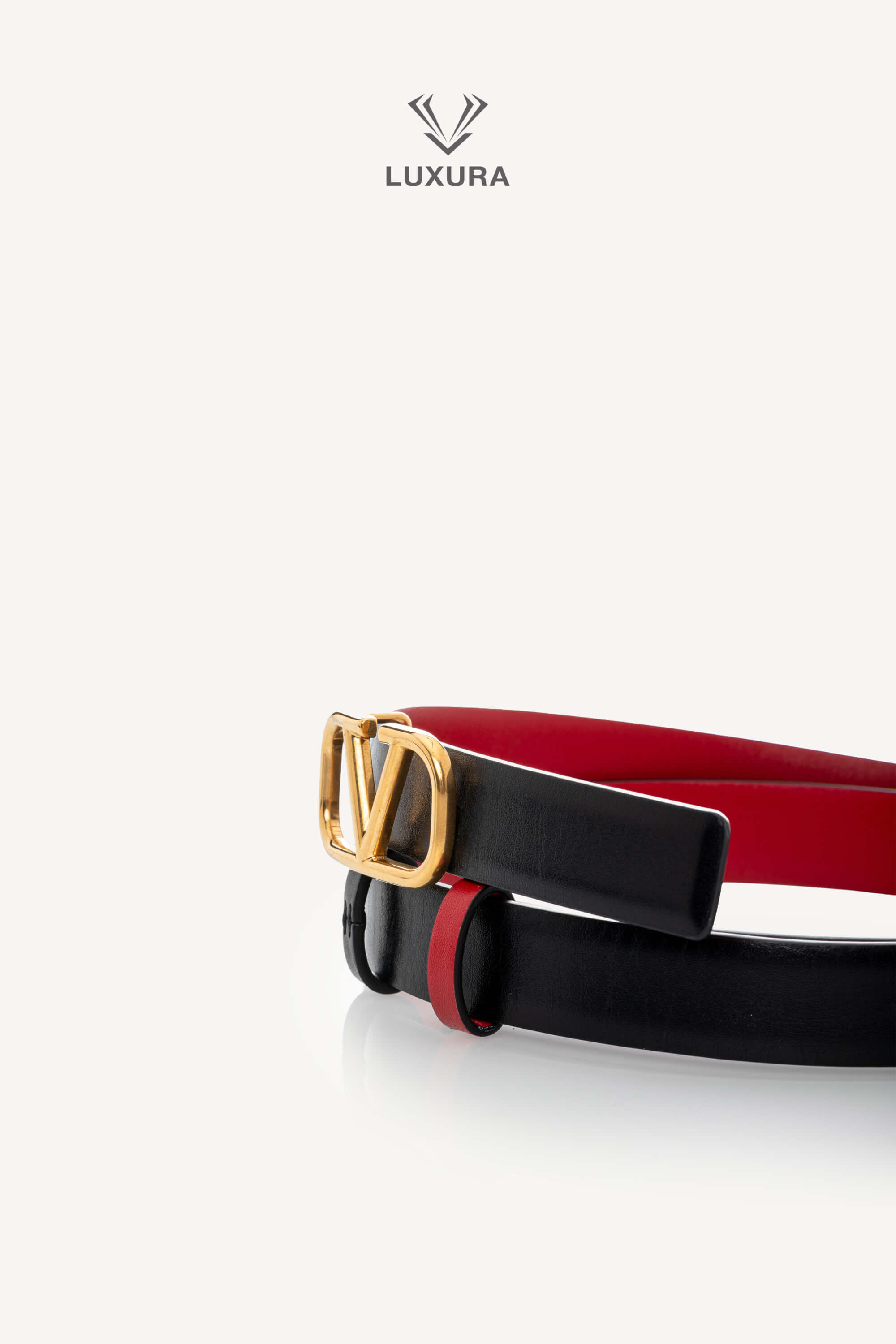 <span style="font-size: 10px;letter-spacing: .15em">BEST DEAL</span><br> <strong>VALENTINO</strong><br> <div style="margin-top:10px;font-size:16px">Reversible VLogo Signature Belt in Glossy Calfskin Black-Pure Red 20 mm 70</div><br> - Image 7