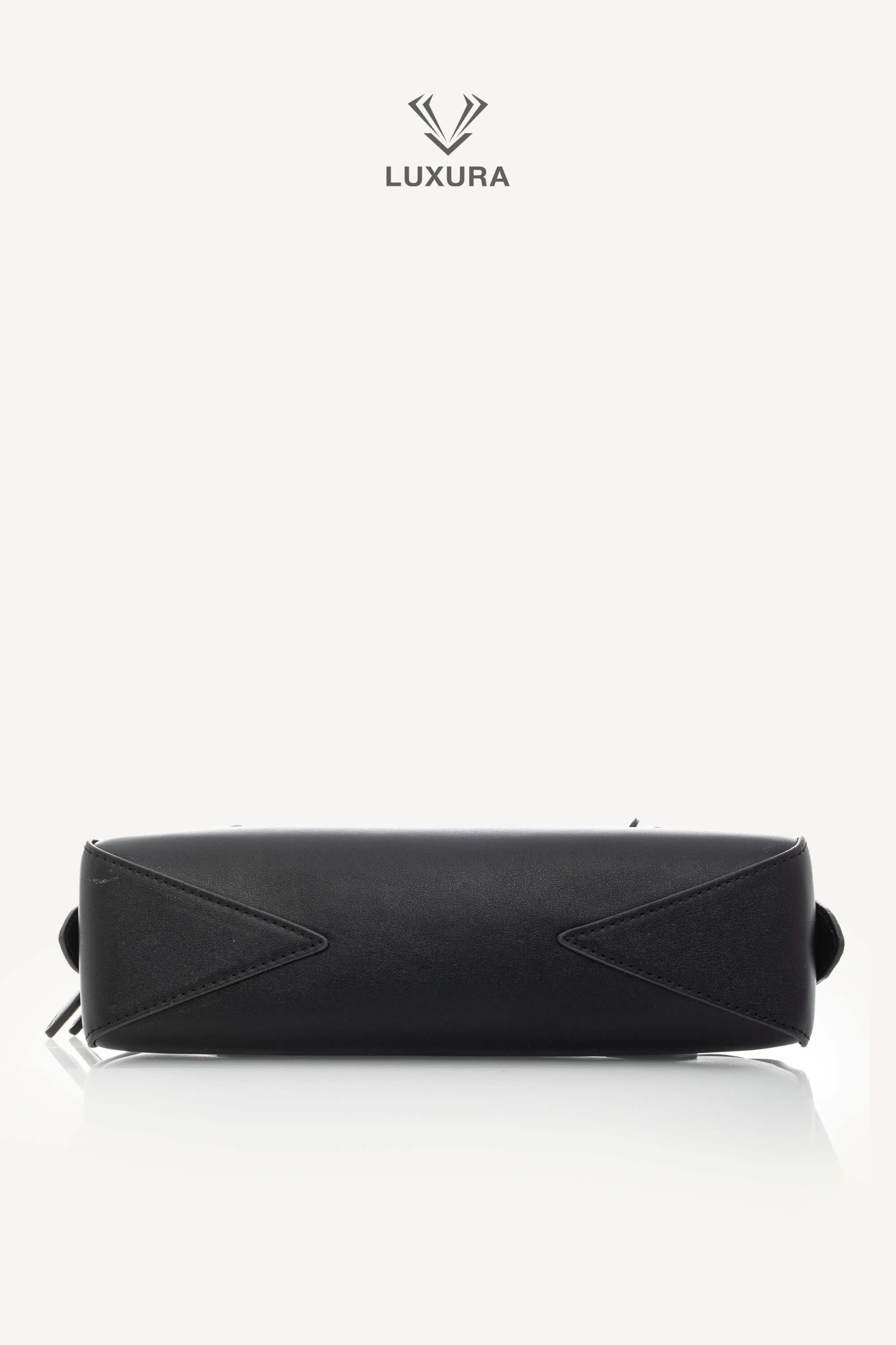 <span style="font-size: 10px;letter-spacing: .15em">HARD TO FIND</span><br> <strong>ALAIA</strong><br> <div style="margin-top:10px;font-size:16px">Goatskin Medium Le Teckel Bag Black</div><br> - Image 20